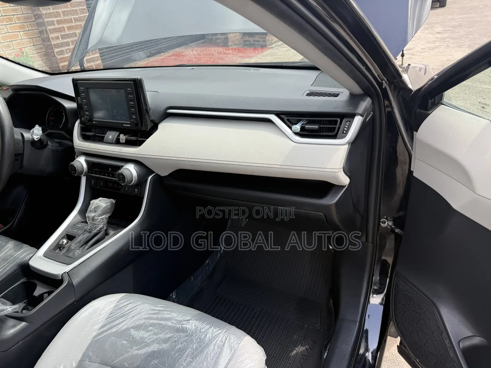 Toyota RAV4 XLE AWD 2020 Black