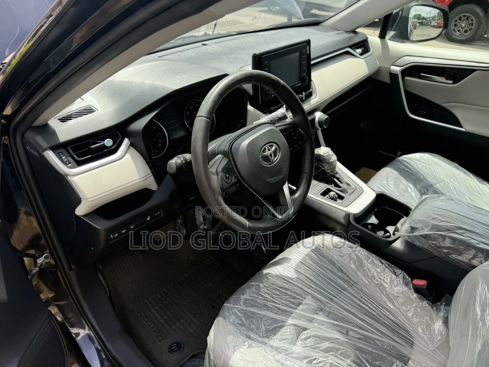 Toyota RAV4 XLE AWD 2020 Black