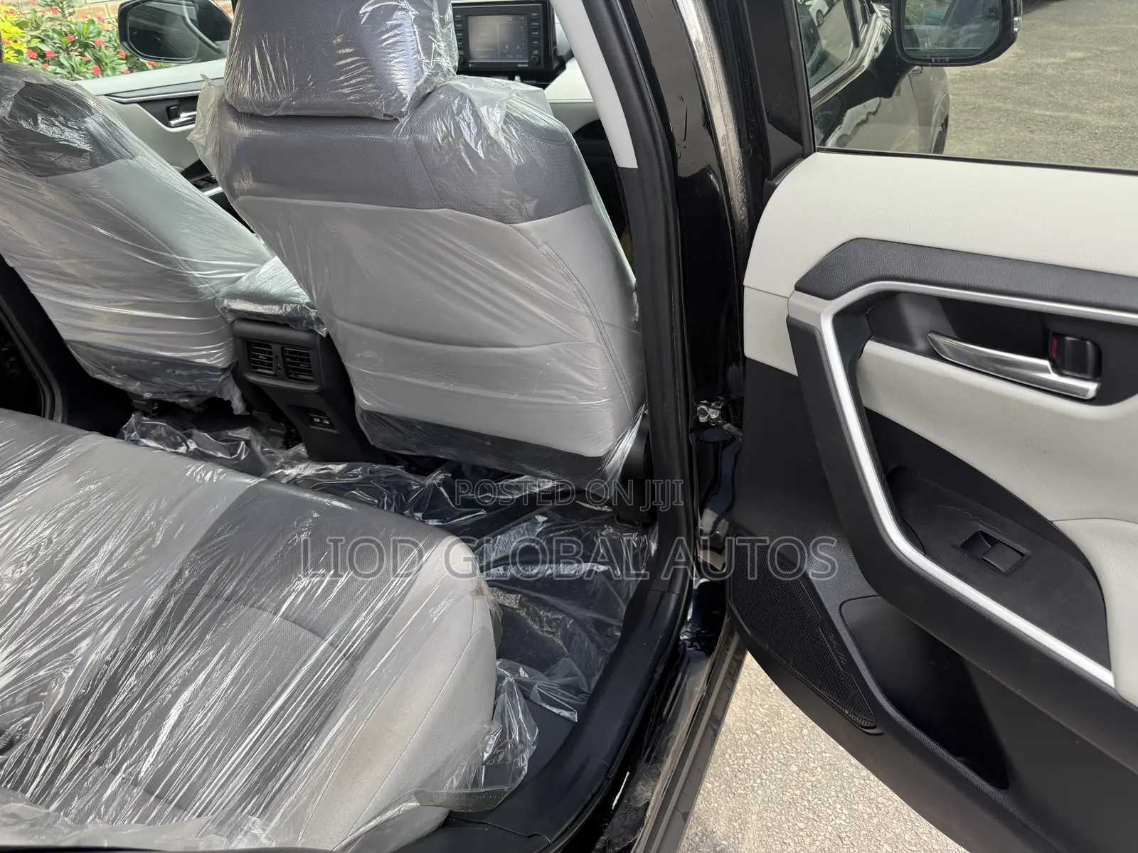 Toyota RAV4 XLE AWD 2020 Black