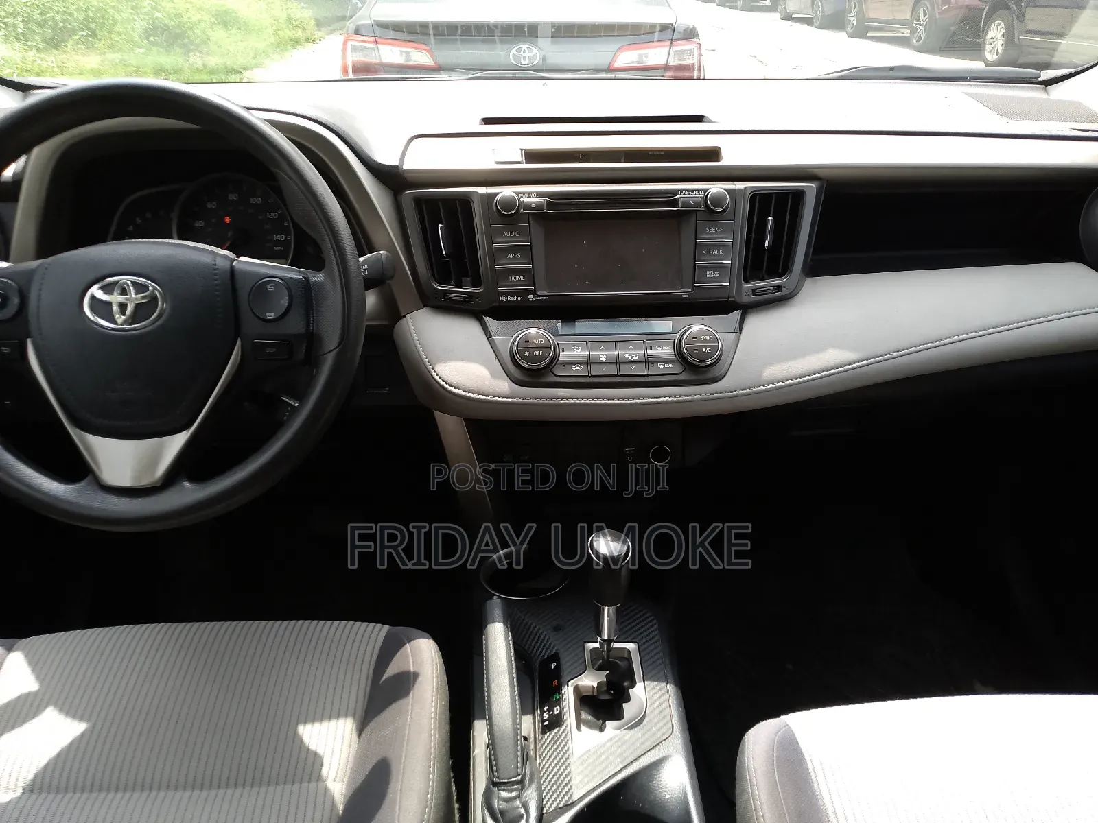 Toyota RAV4 XLE 4dr SUV AWD (2.5L 4cyl 6A) 2014 Silver