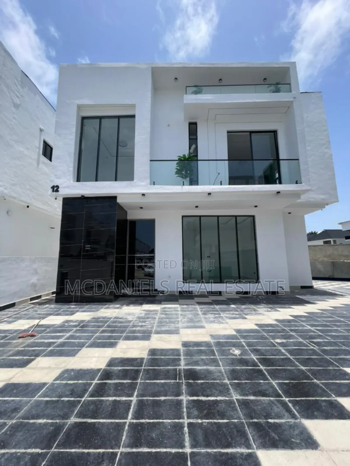 5bdrm Duplex in Lekki Expressway for sale