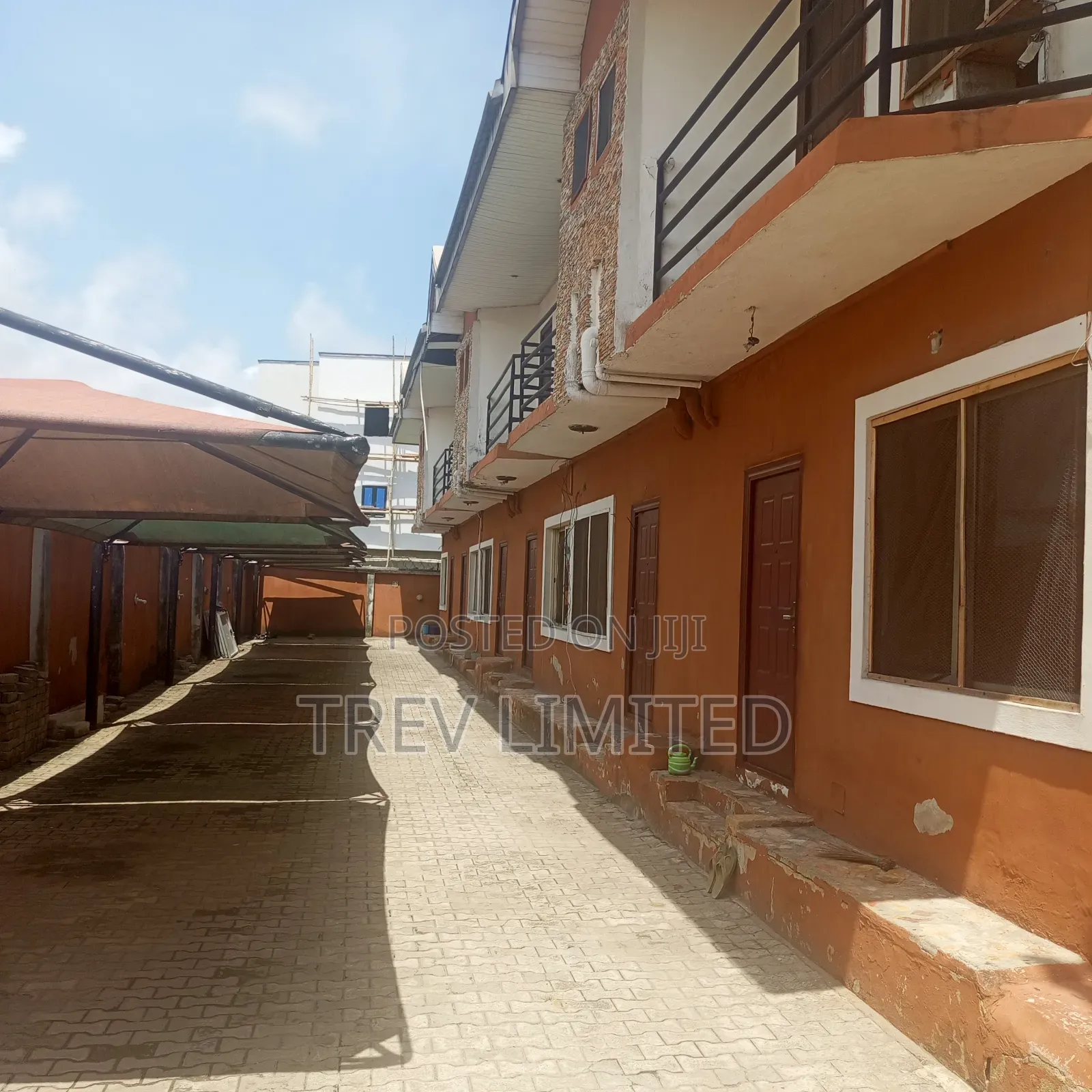 3bdrm Apartment in Mobil Road, Ilaje / Lekki for rent