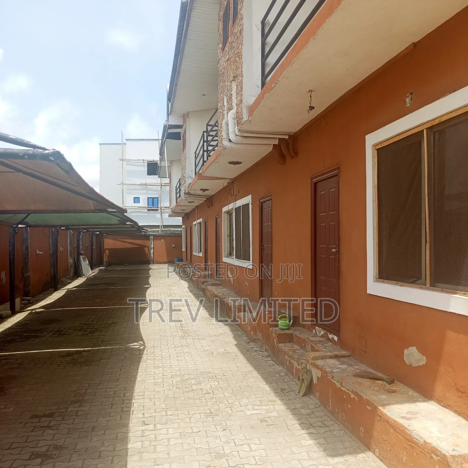 3bdrm Apartment in Mobil Road, Ilaje / Lekki for rent