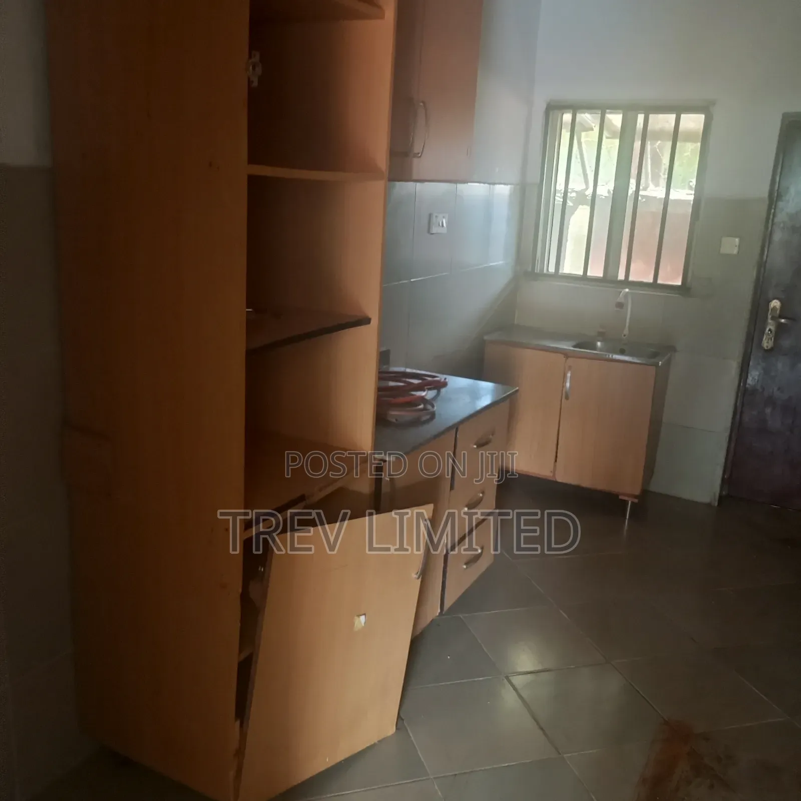 3bdrm Apartment in Mobil Road, Ilaje / Lekki for rent