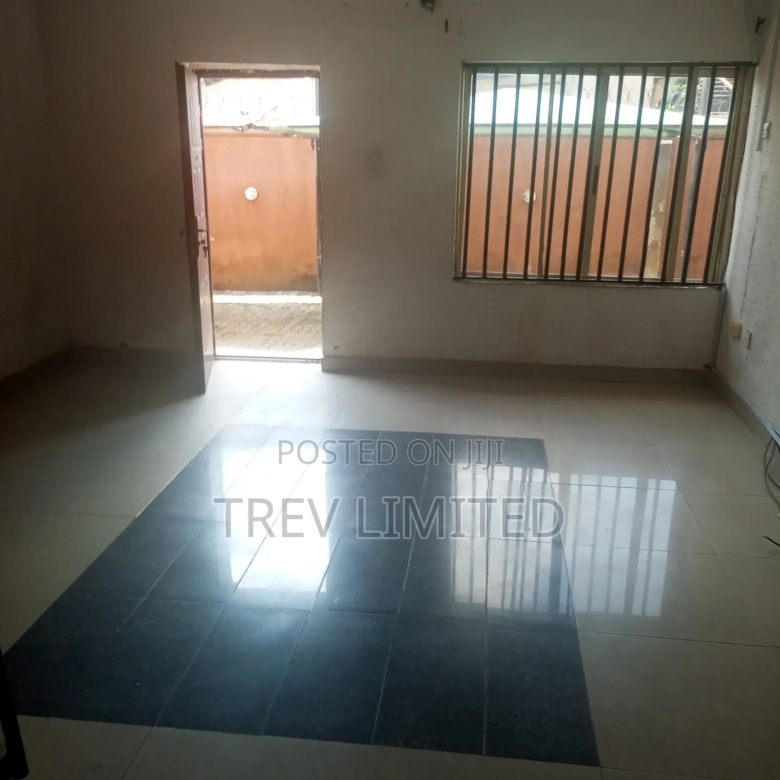 3bdrm Apartment in Mobil Road, Ilaje / Lekki for rent