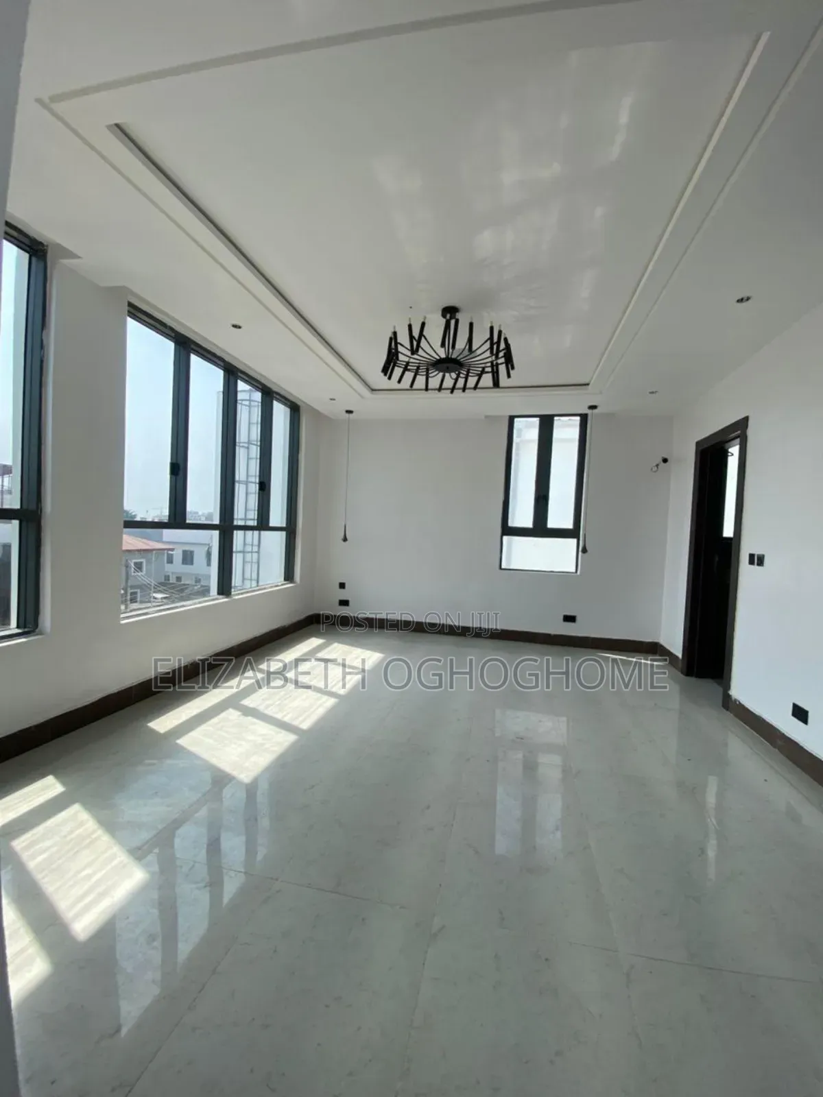 5bdrm Duplex in Lekki Phase 1 for sale