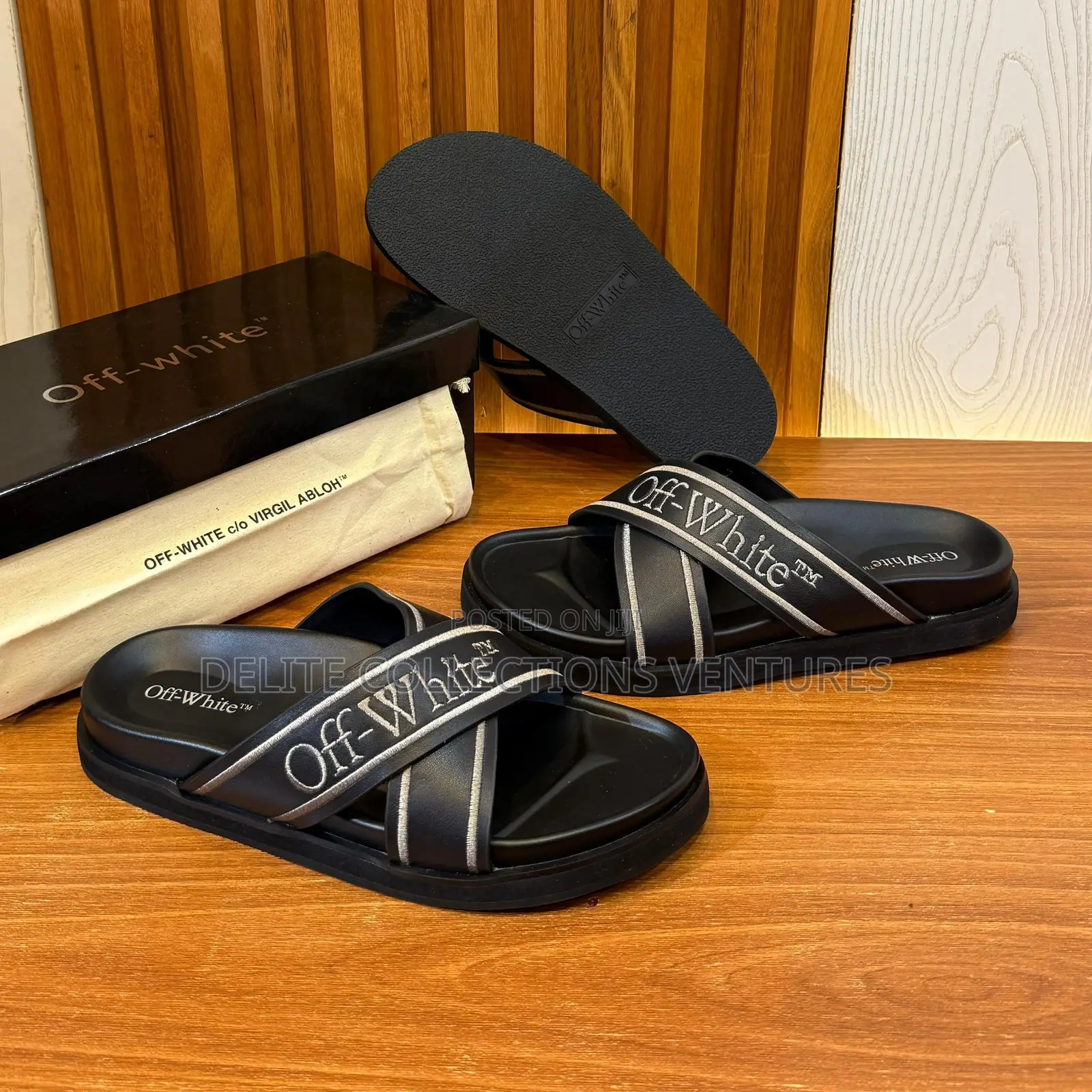 *Ss25 Off-White Arrow-Embroidered Leather Sliders in Black