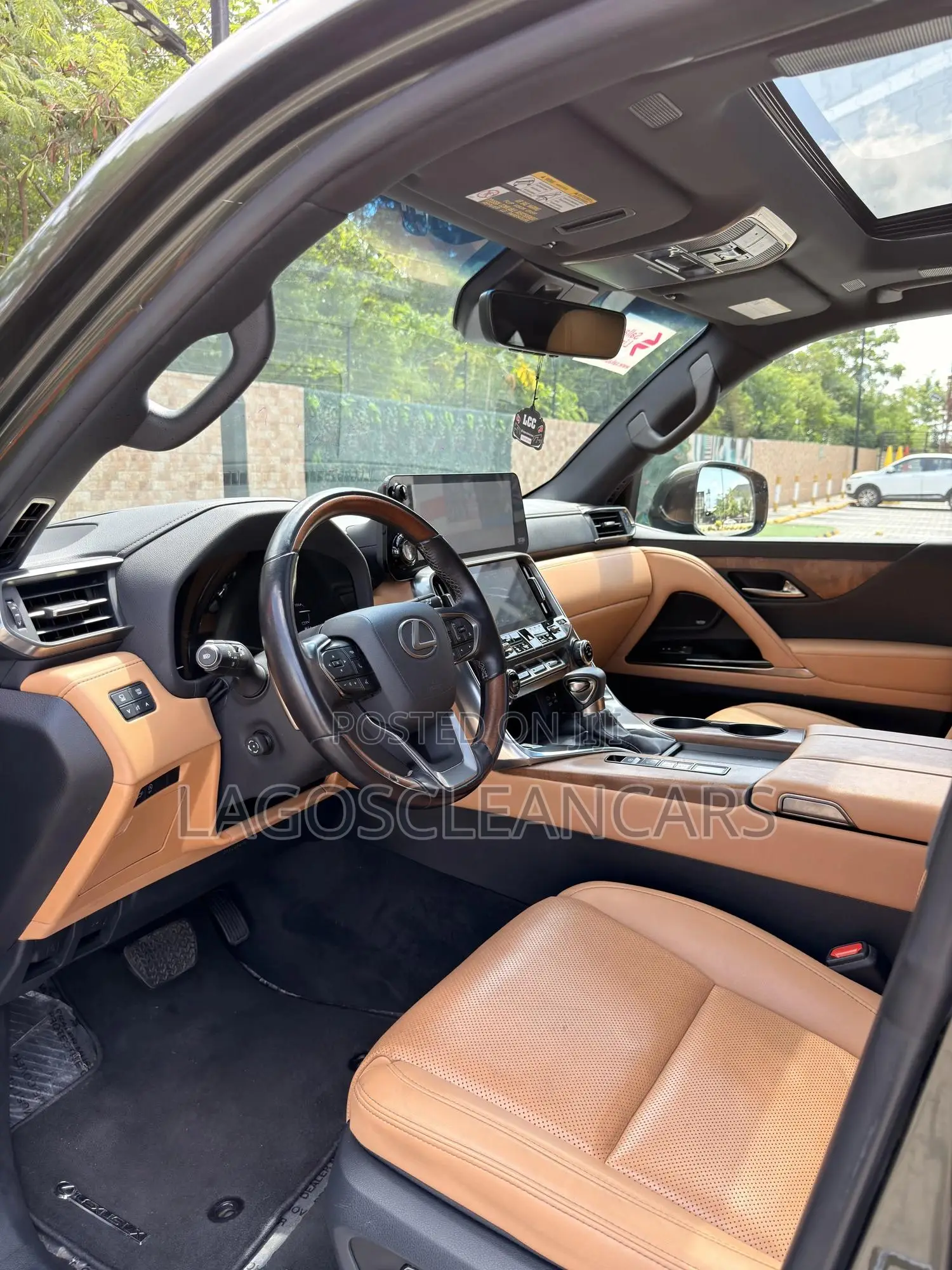 Lexus LX 600 2022 Green