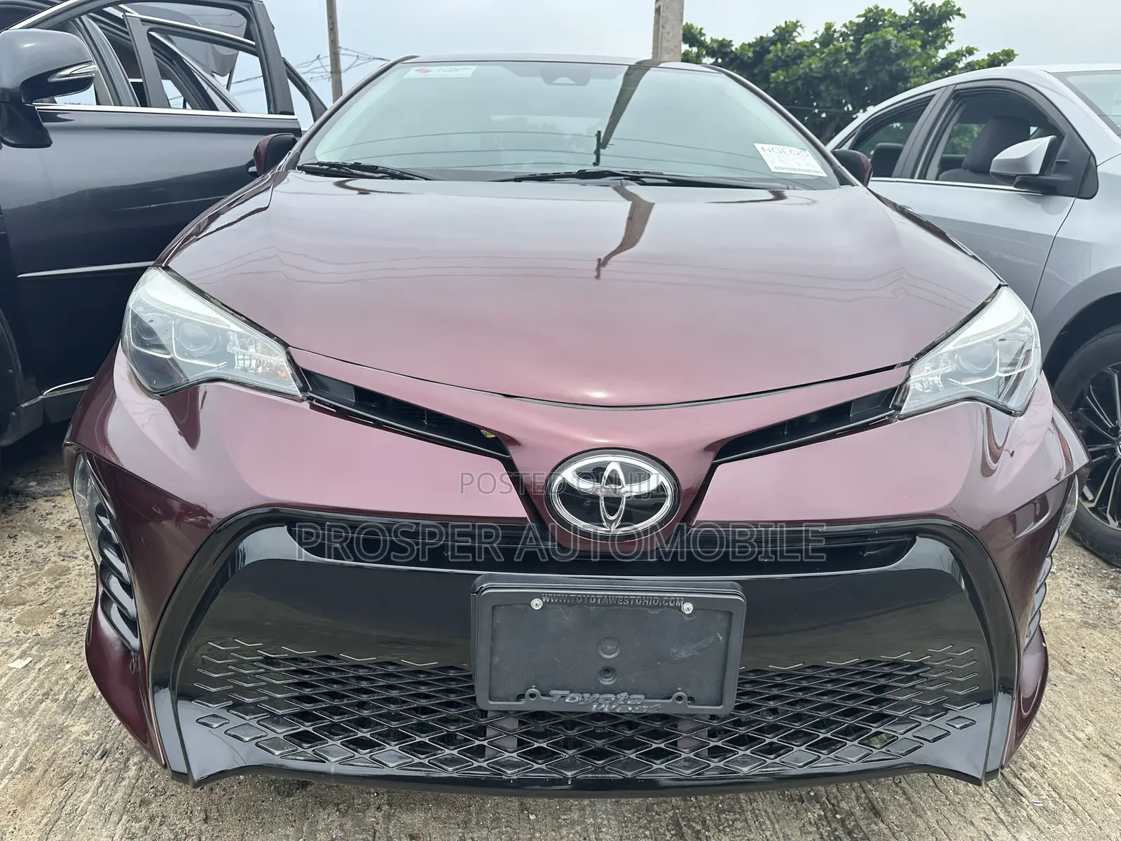 Toyota Corolla SE 4dr Sedan (1.8L 4cyl CVT) 2017 Brown