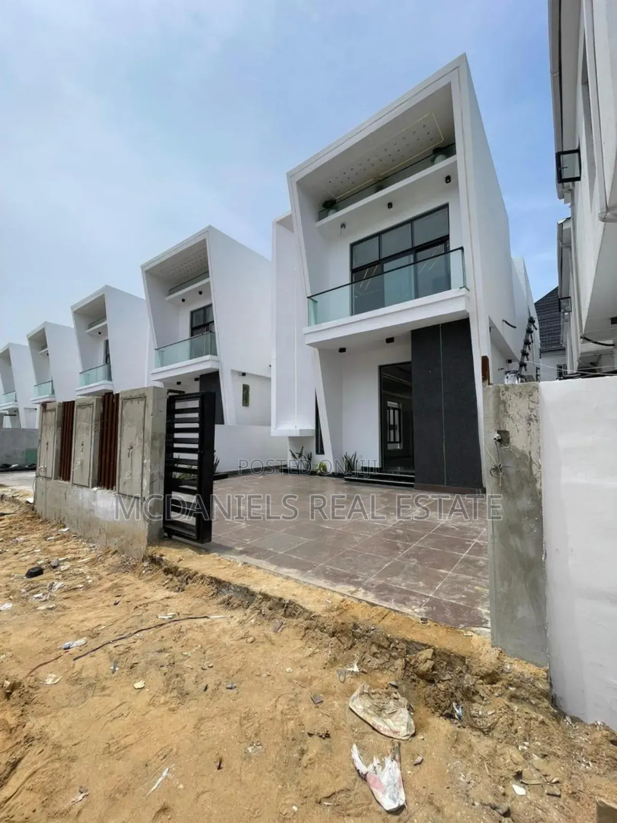 4bdrm Duplex in Lekki Phase 1 for sale