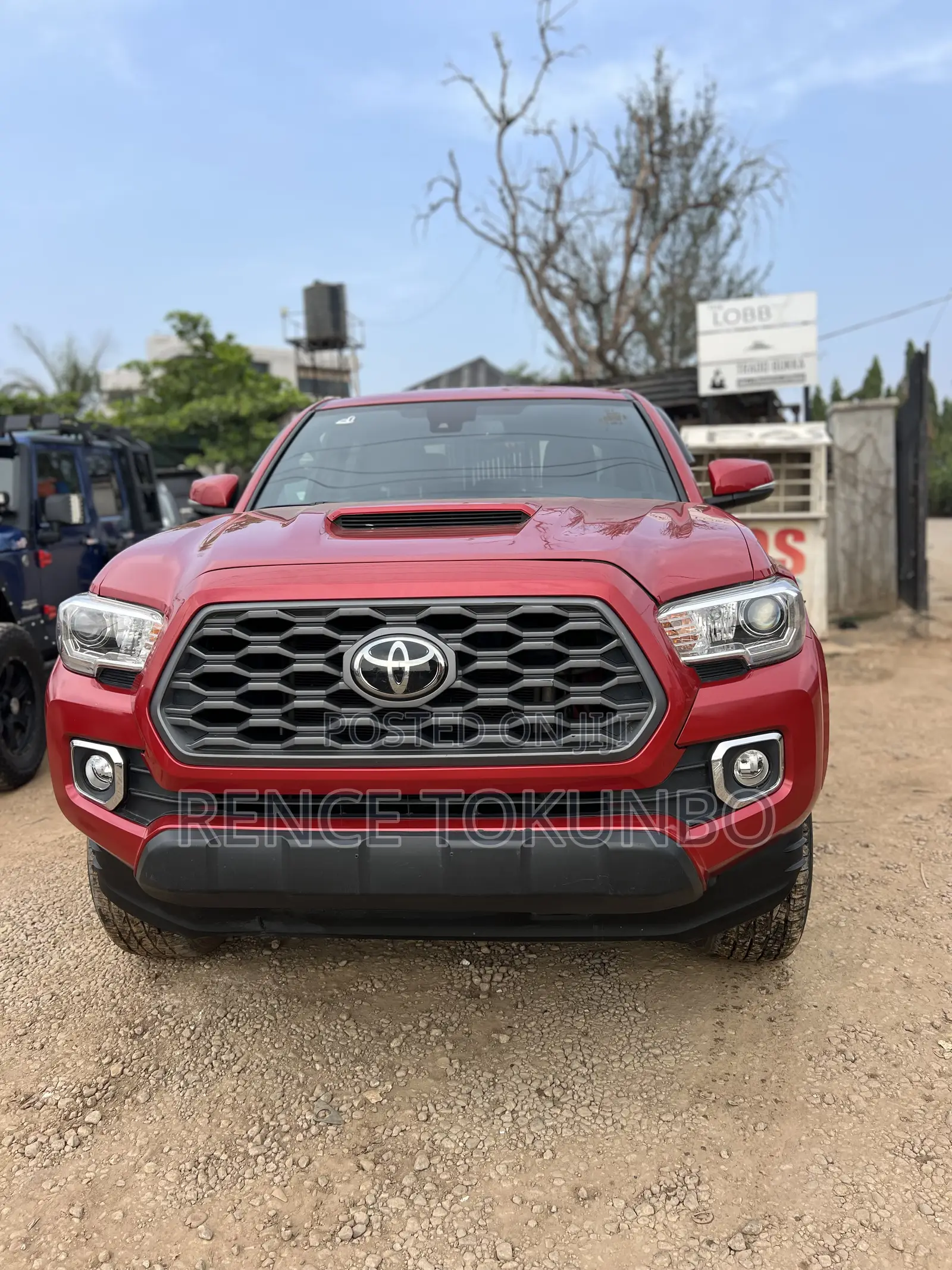 Toyota Tacoma 2022 Red