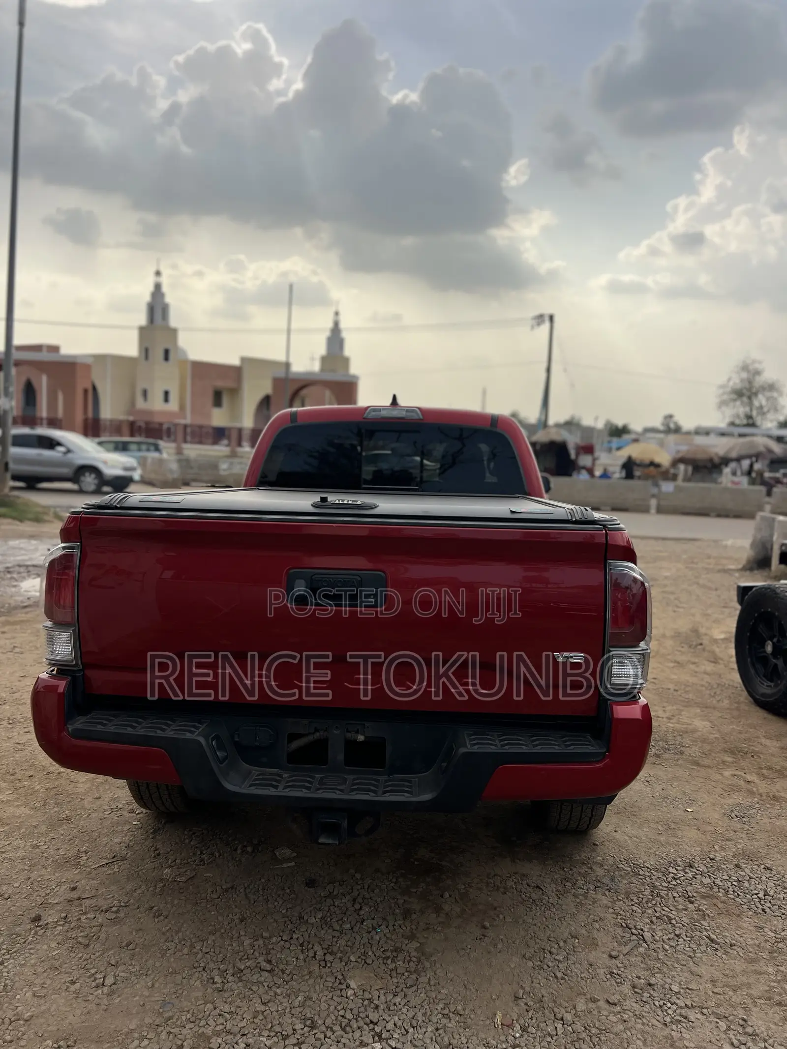 Toyota Tacoma 2022 Red