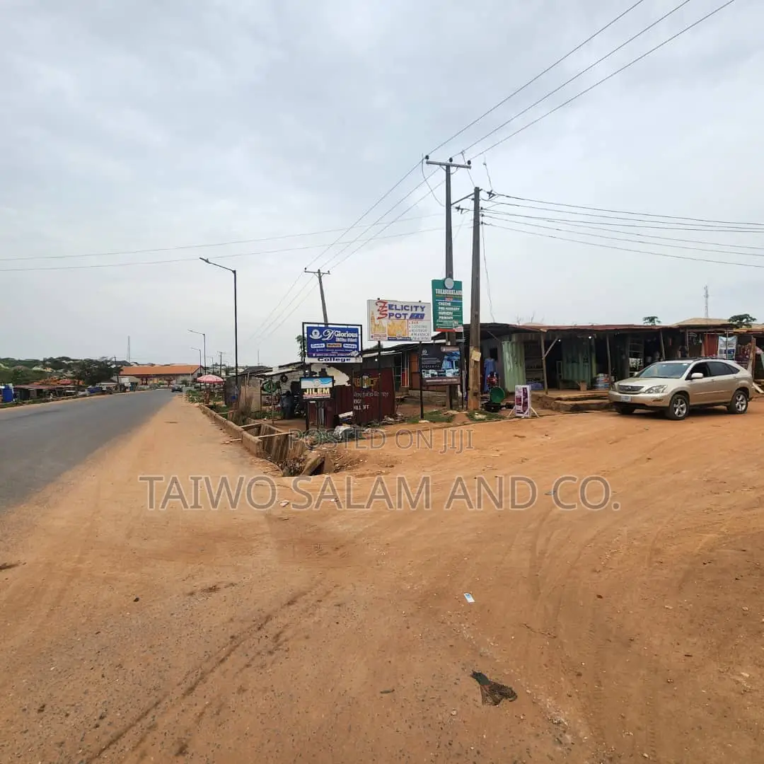 3bdrm Bungalow in Ologuneru for sale
