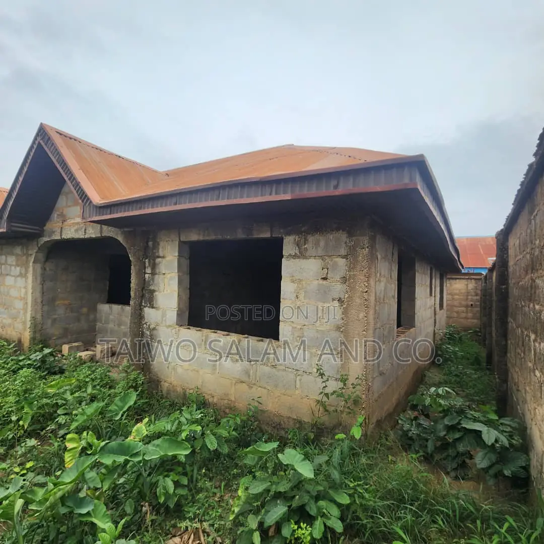 3bdrm Bungalow in Ologuneru for sale
