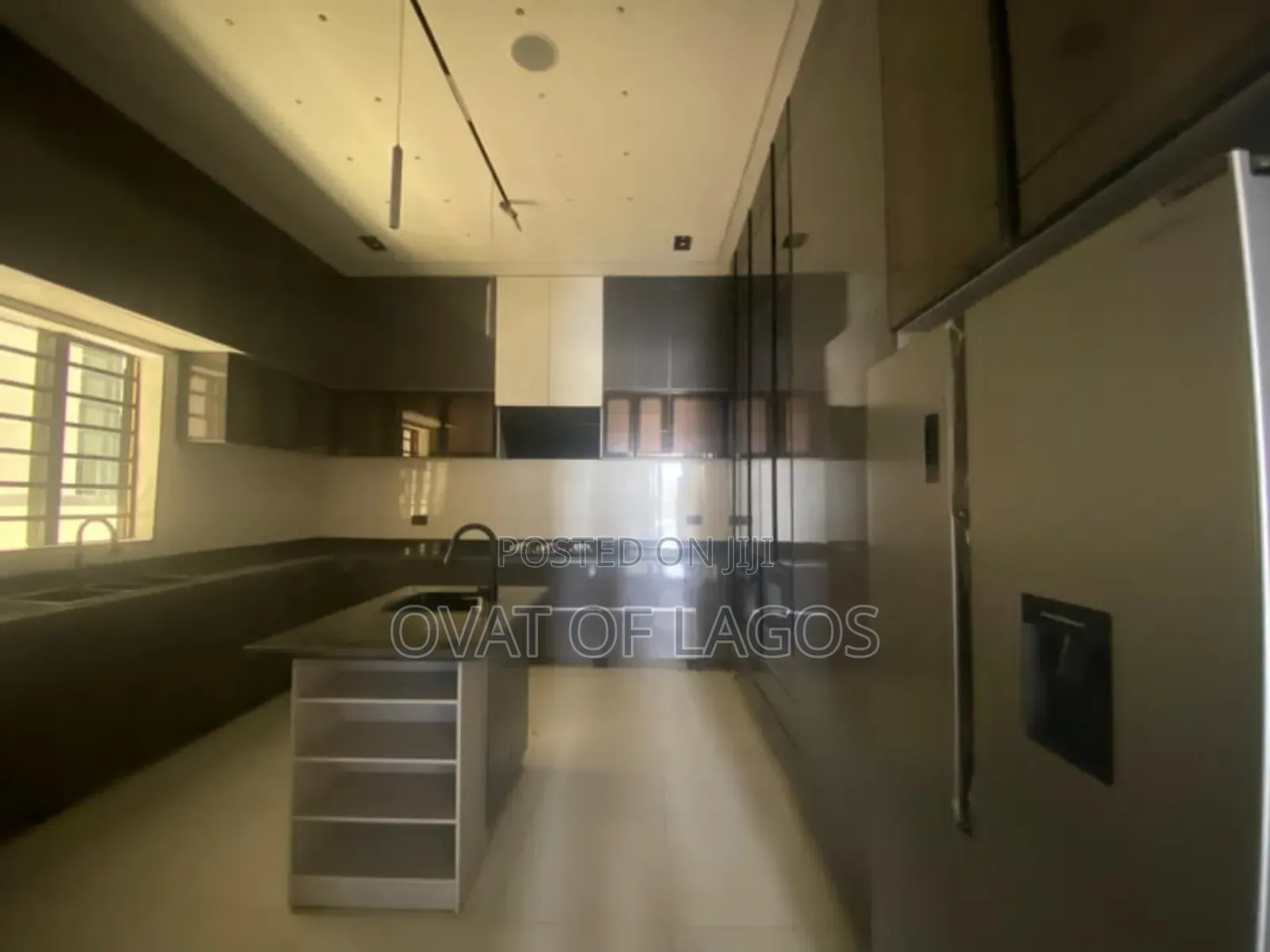 5bdrm Duplex in Harris Drive, VGC / Ajah for sale