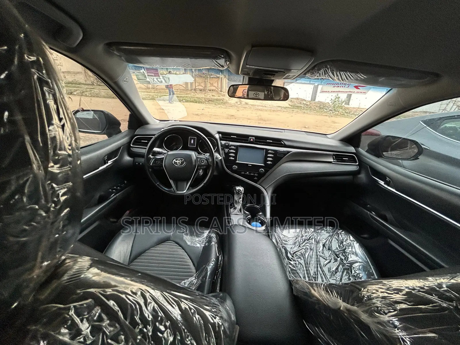 Toyota Camry SE FWD 2020 Gray
