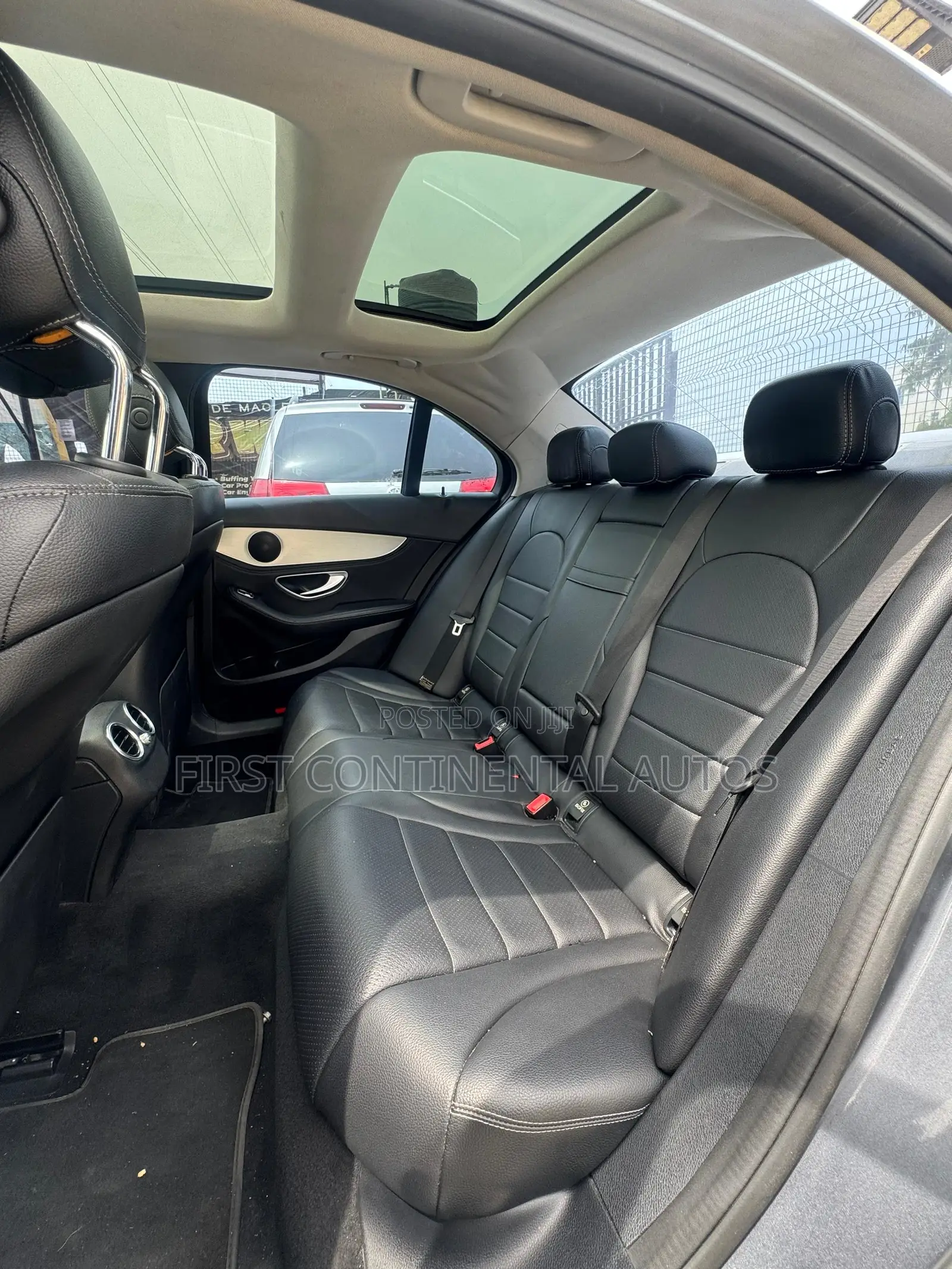 Mercedes-Benz C300 Base 4Matic Sedan AWD (2.0L 4cyl 7A) 2016 Gray