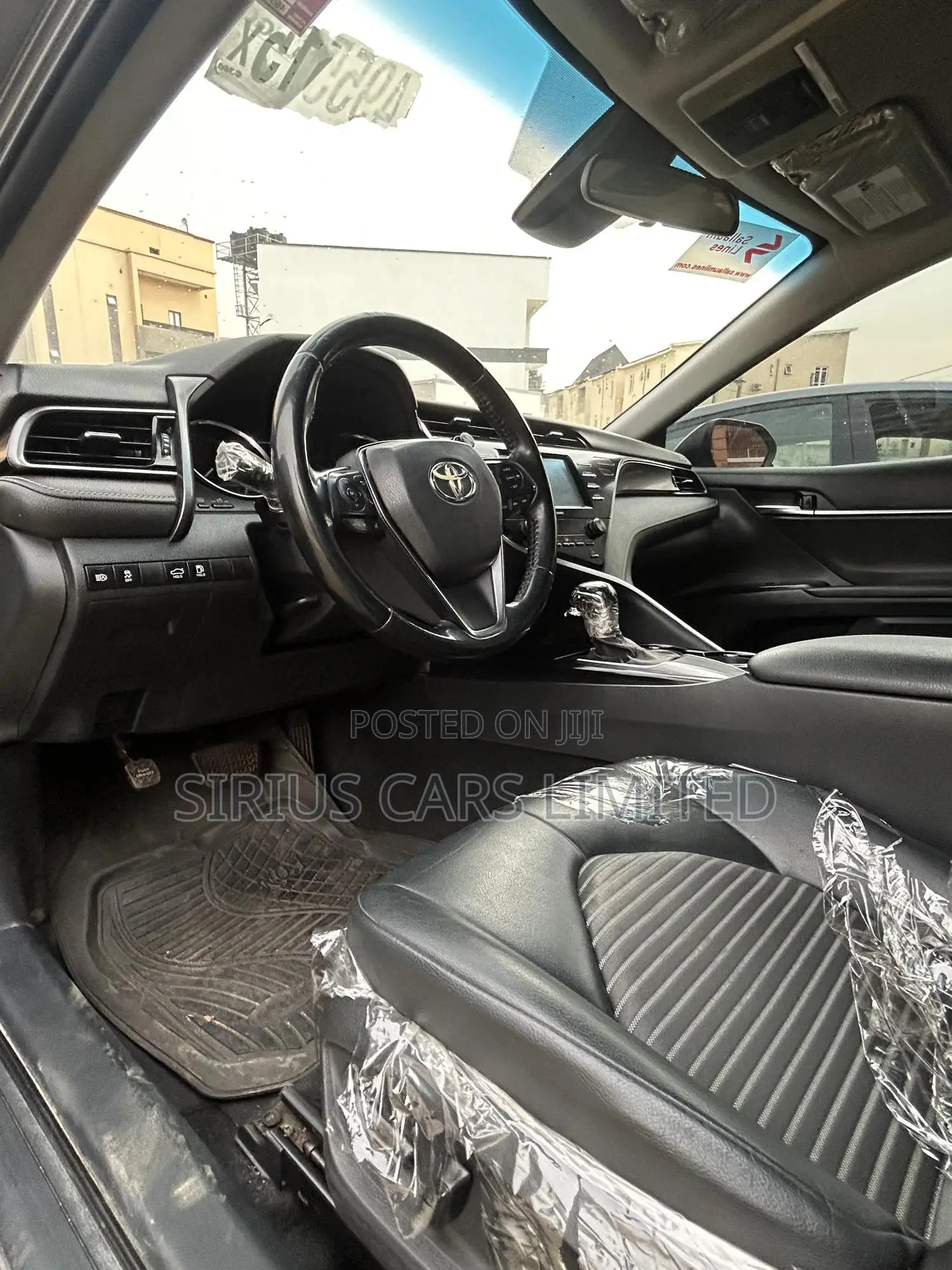Toyota Camry SE FWD 2020 Gray
