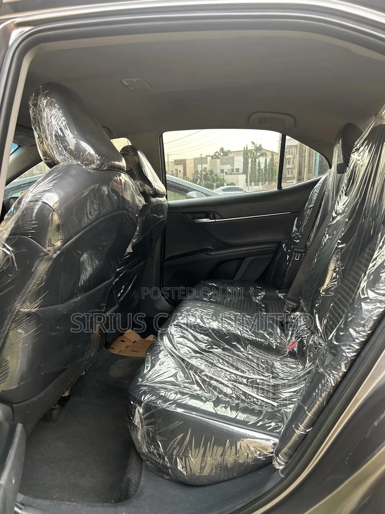 Toyota Camry SE FWD 2020 Gray