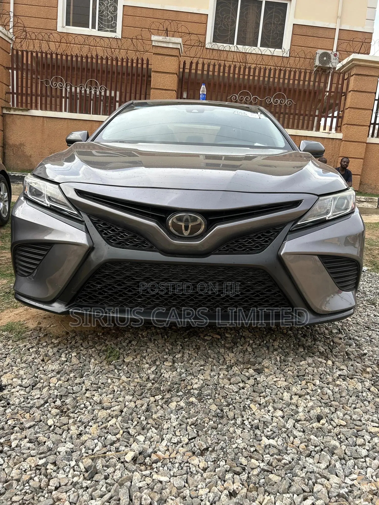 Toyota Camry SE FWD 2020 Gray