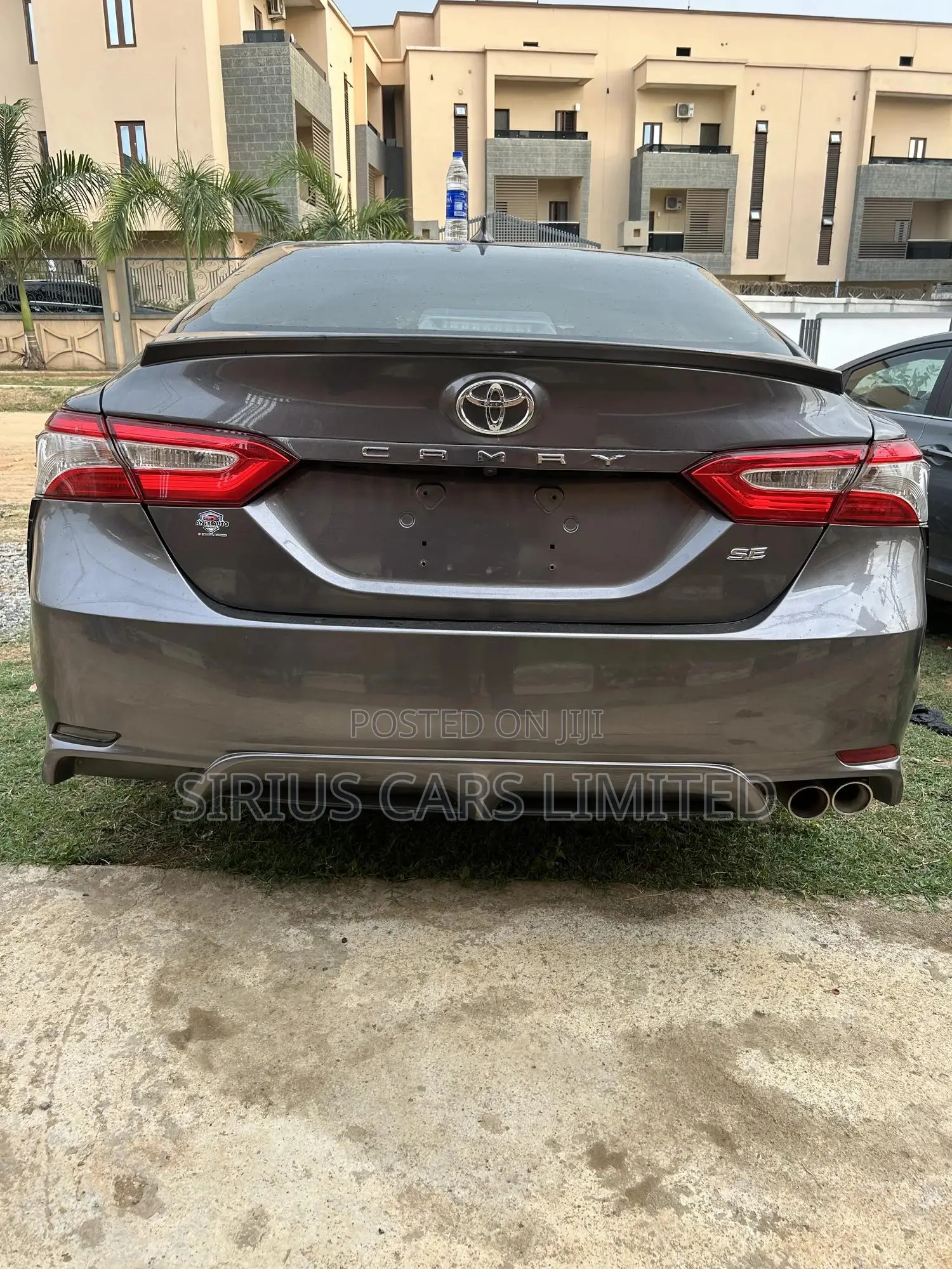 Toyota Camry SE FWD 2020 Gray