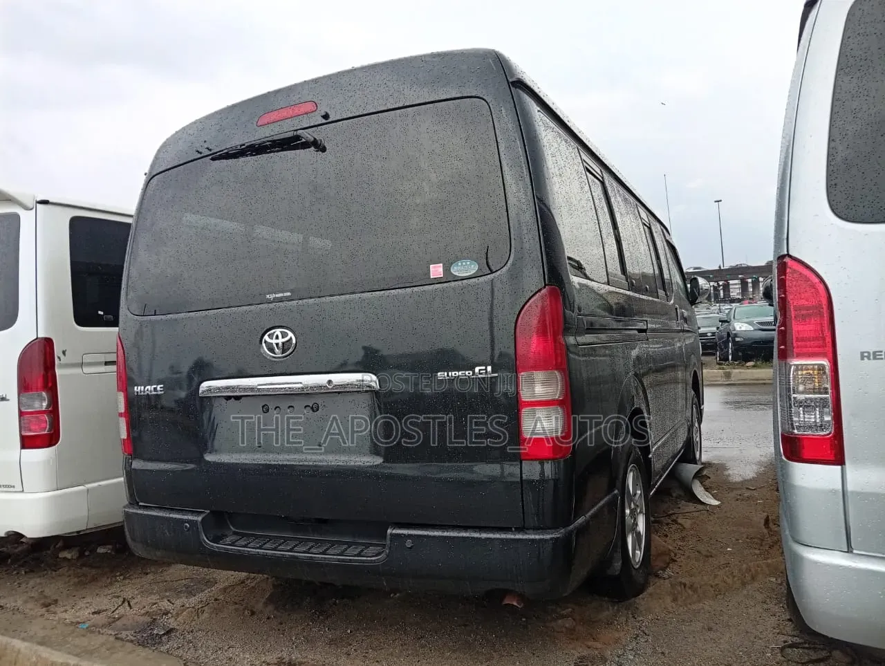 Toyota HiAce 2014 Black