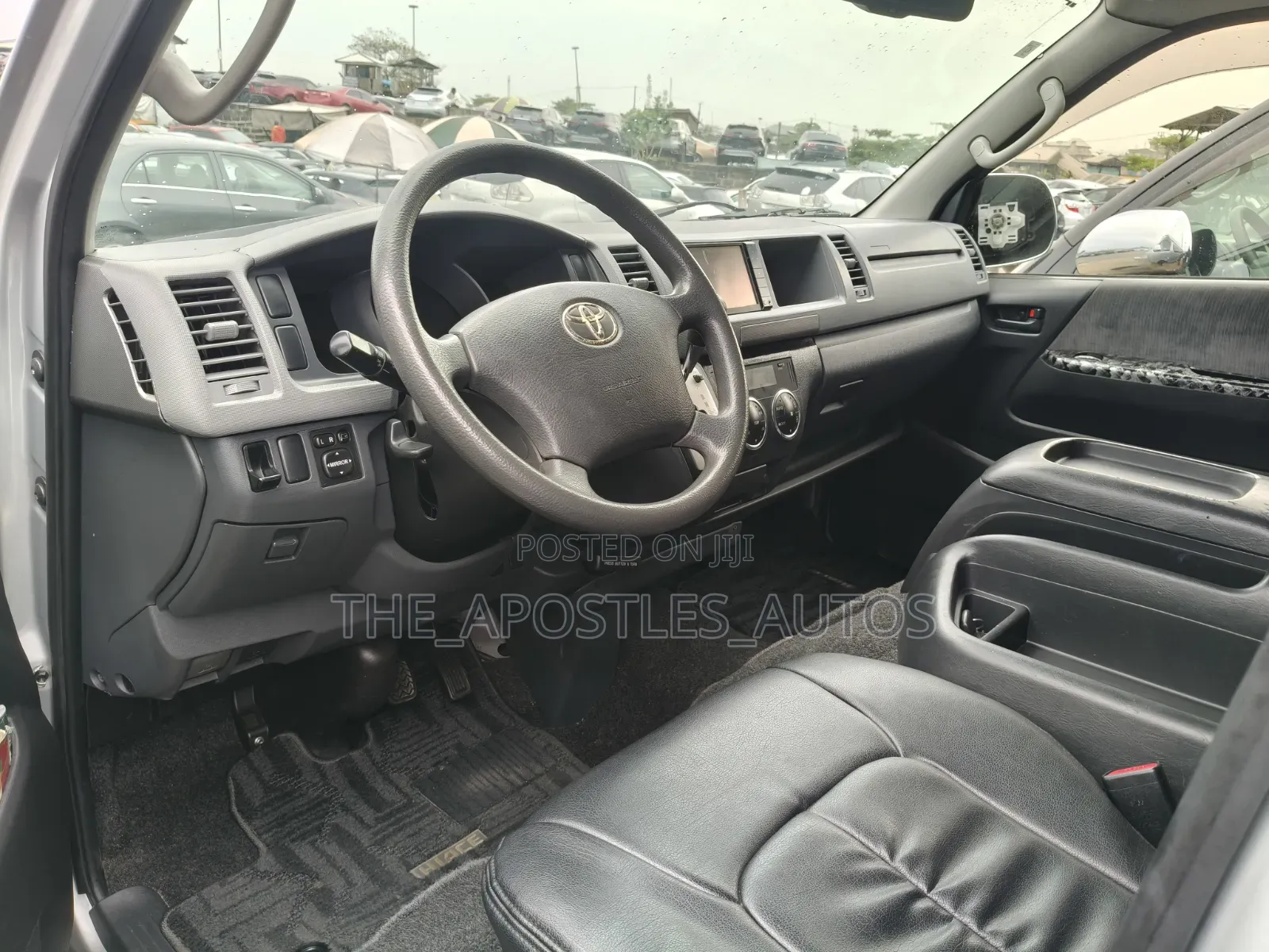 Toyota HiAce 2014 Silver