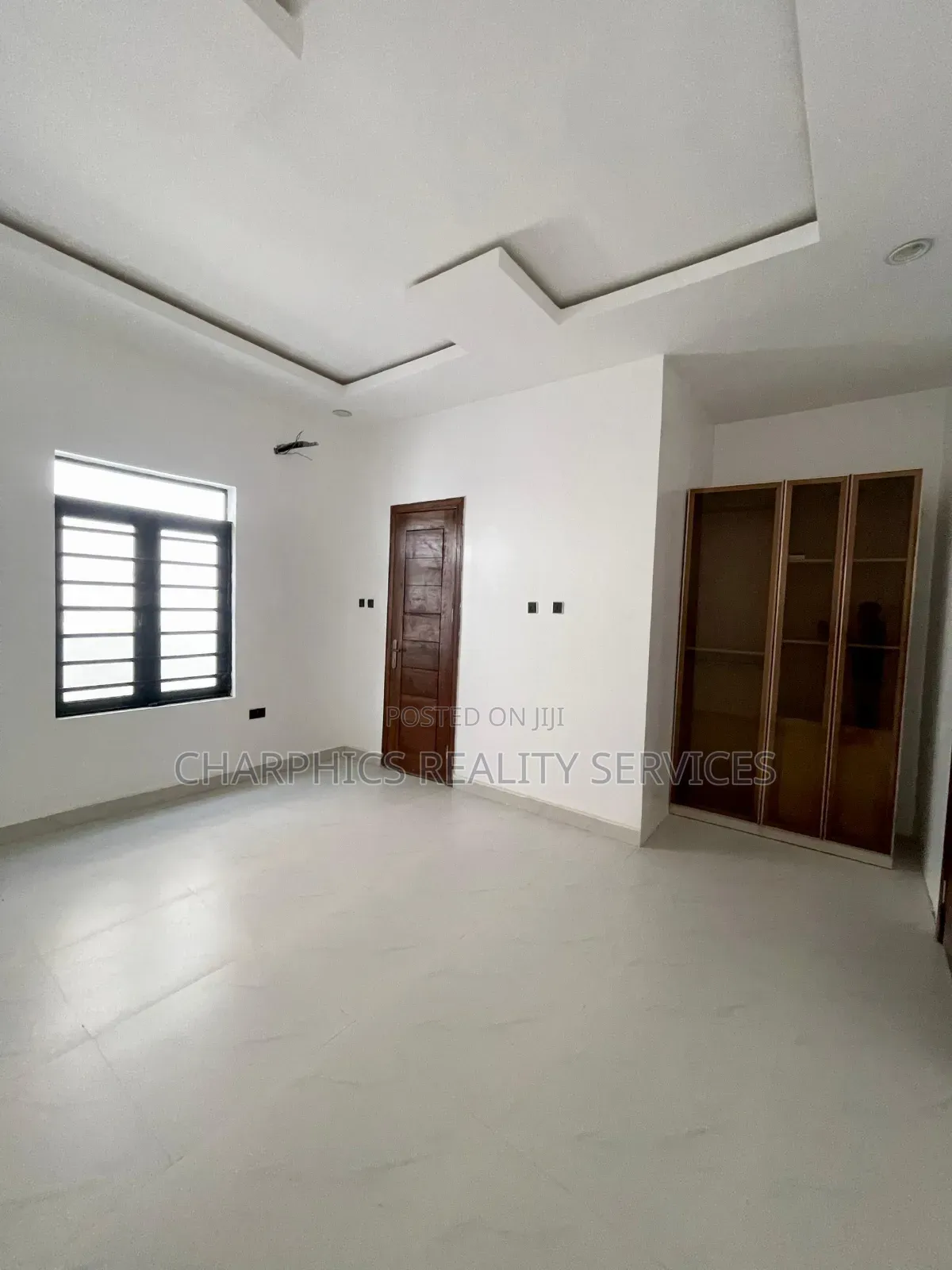 4bdrm Duplex in Ologolo for sale