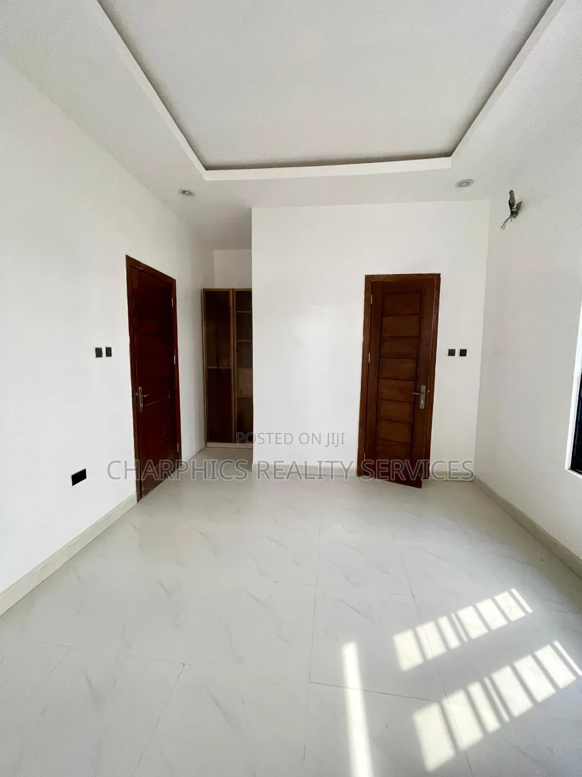 4bdrm Duplex in Ologolo for sale