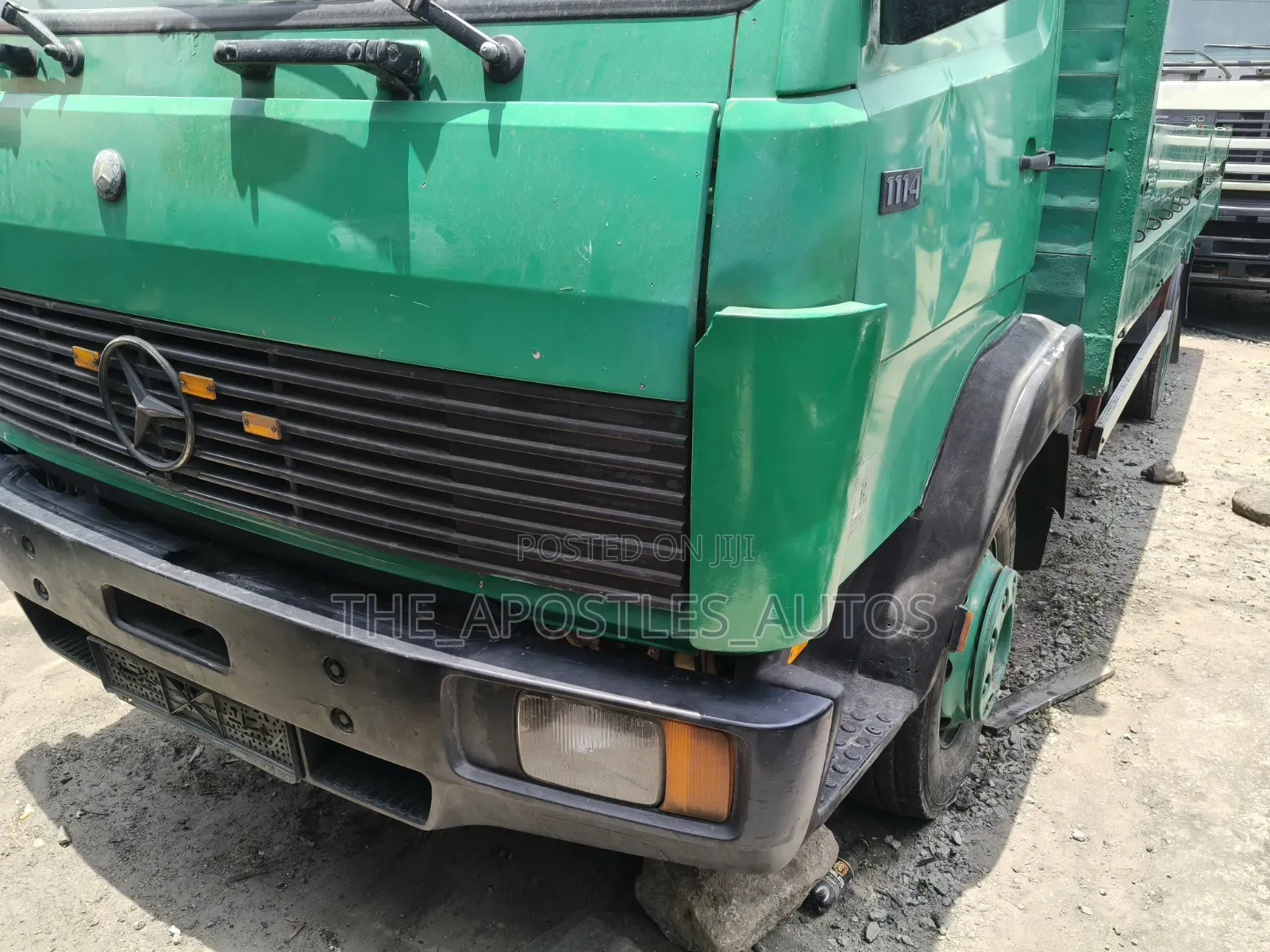 Green Colour Mercedes Benz Truck 1117