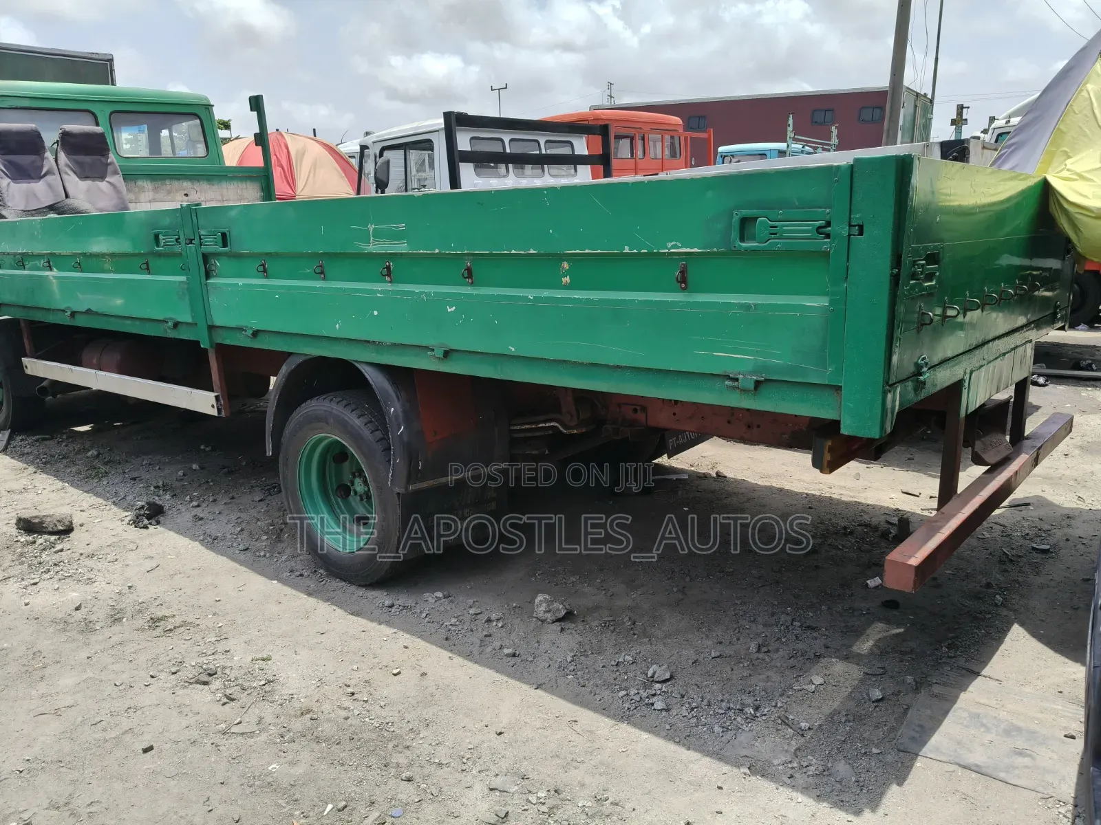 Green Colour Mercedes Benz Truck 1117