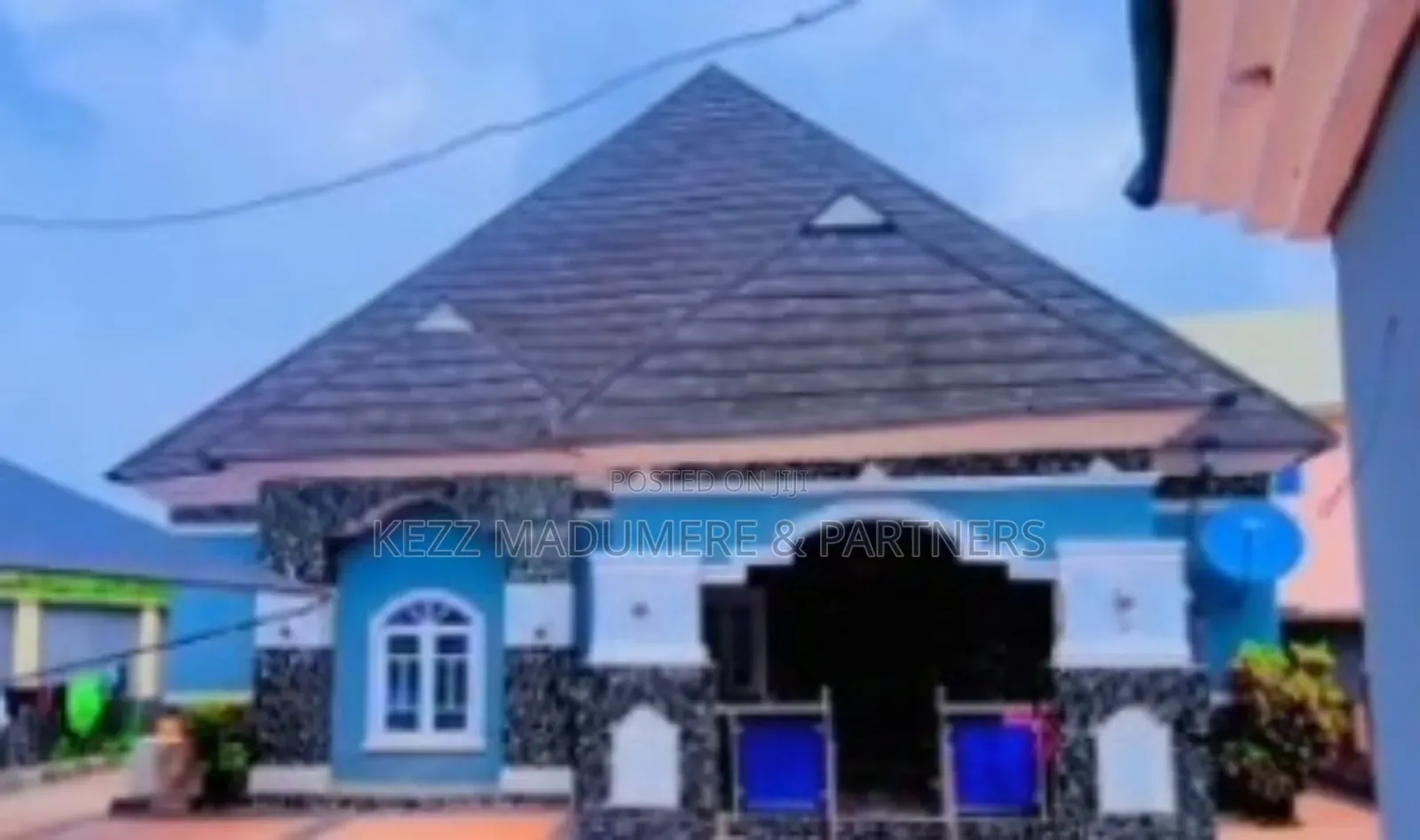 5bdrm Bungalow in Umuogida , Naze, for sale