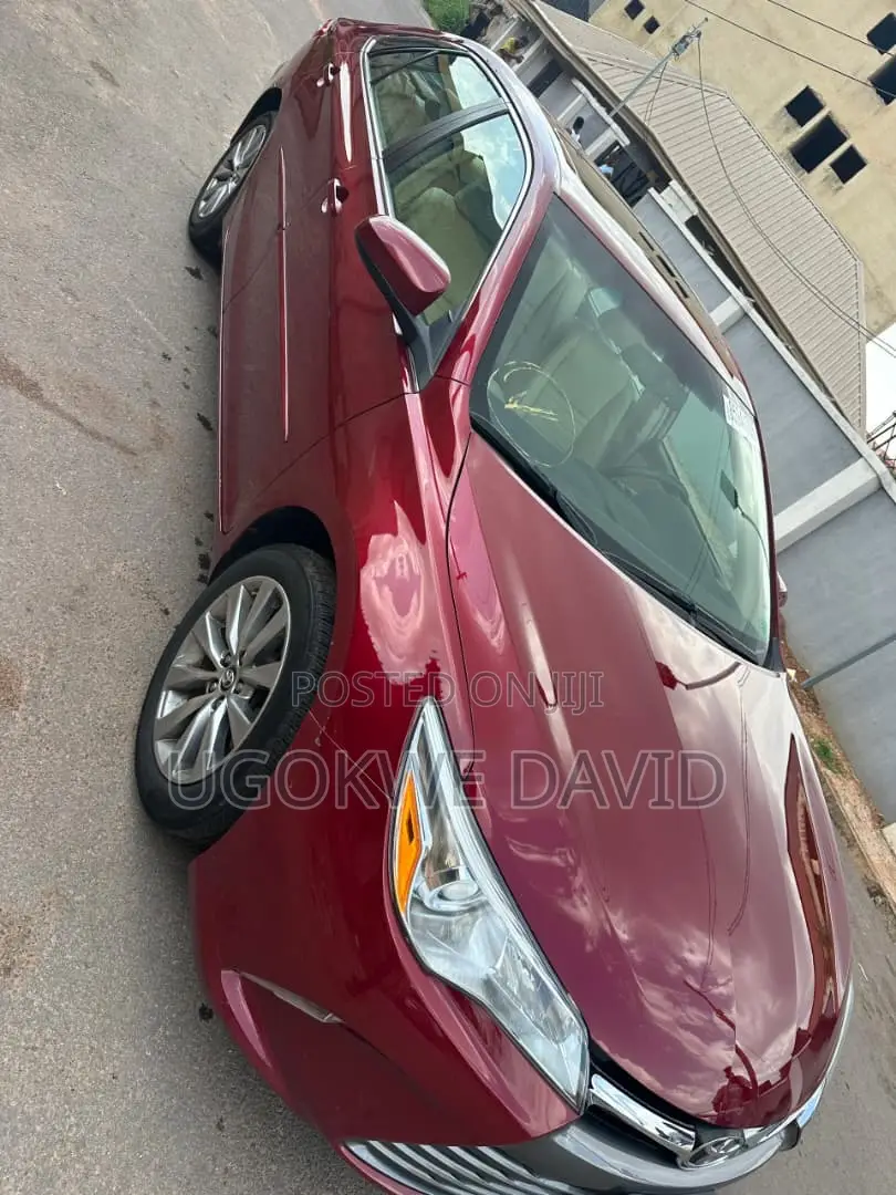 Toyota Camry 2016 Red