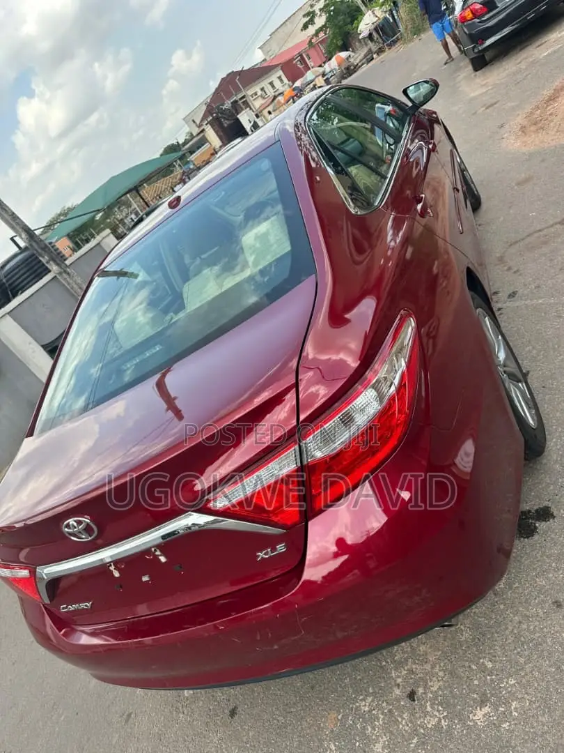 Toyota Camry 2016 Red