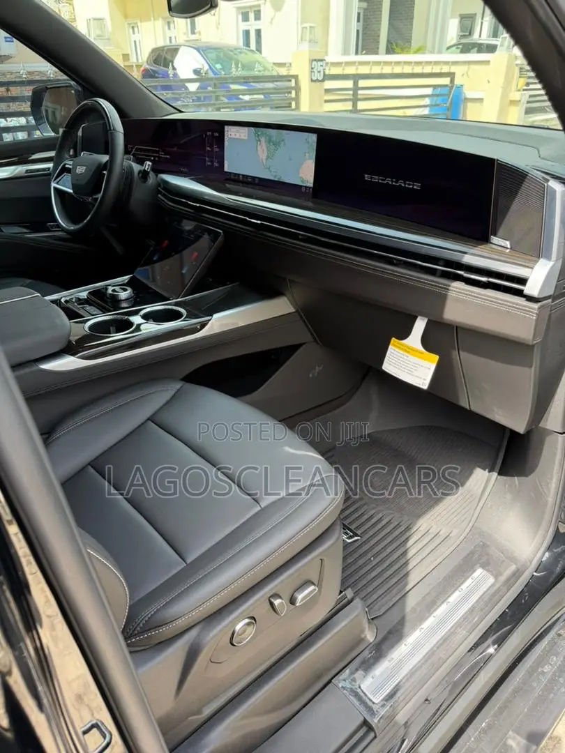Cadillac Escalade Base 2026 Black