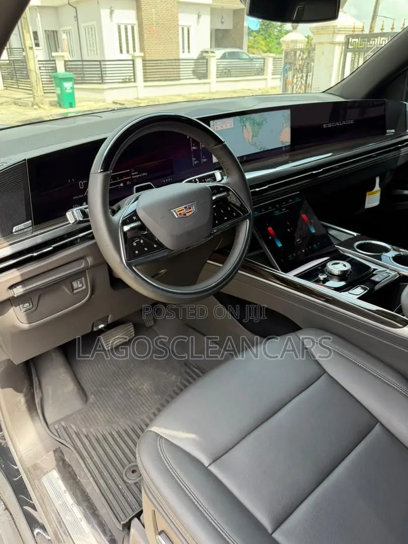 Cadillac Escalade Base 2026 Black