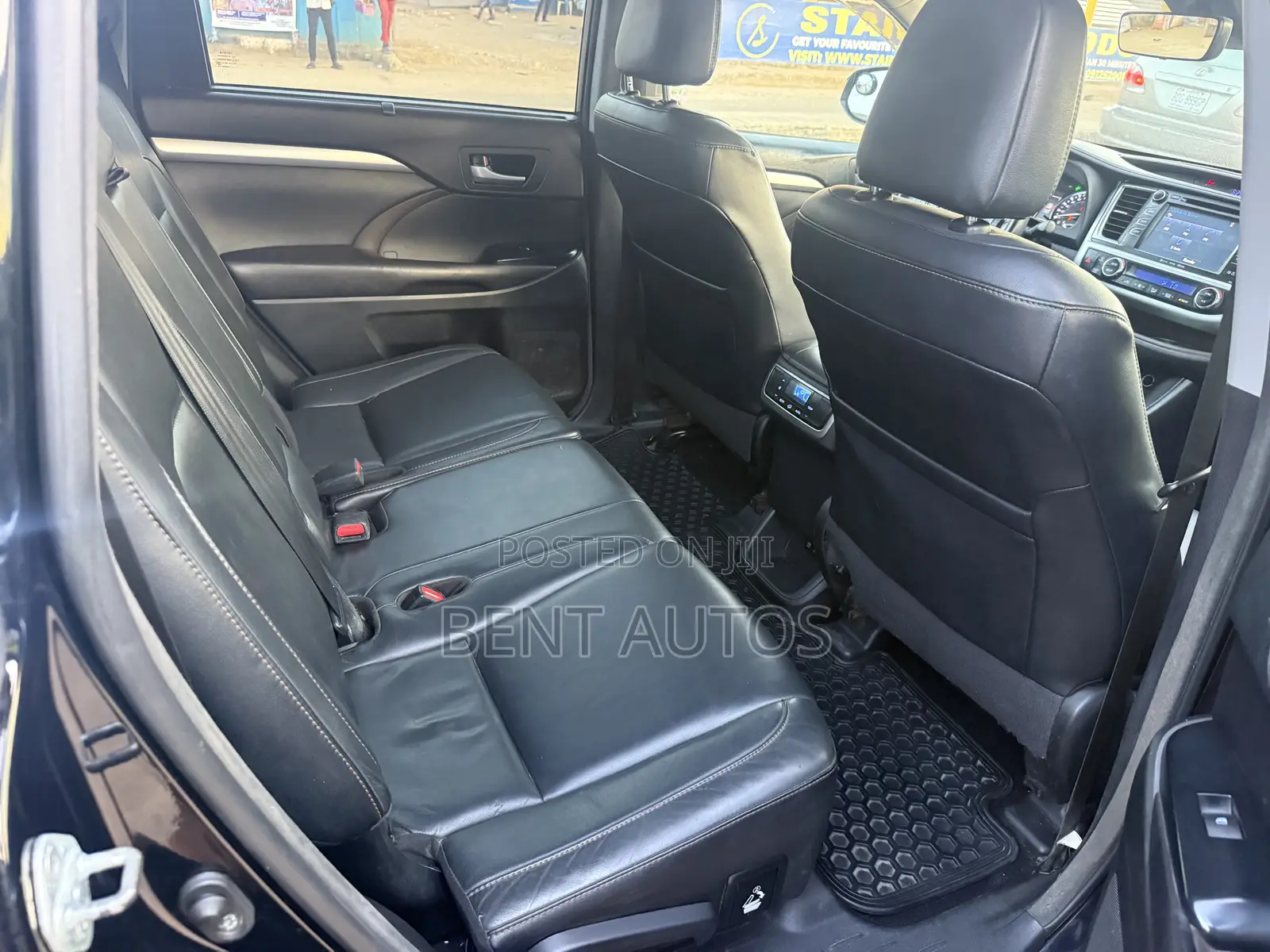 Toyota Highlander XLE 4x4 V6 (3.5L 6cyl 8A) 2017 Black