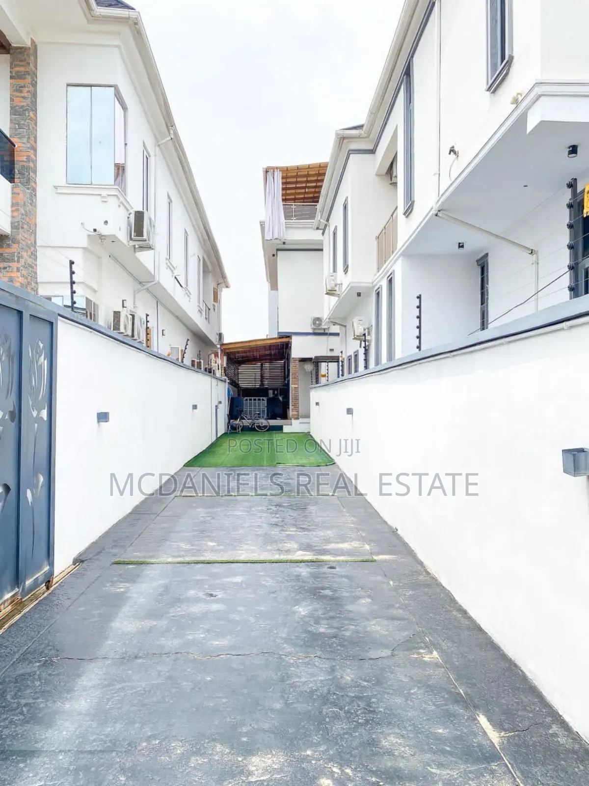 Furnished 5bdrm Duplex in Agungi for sale