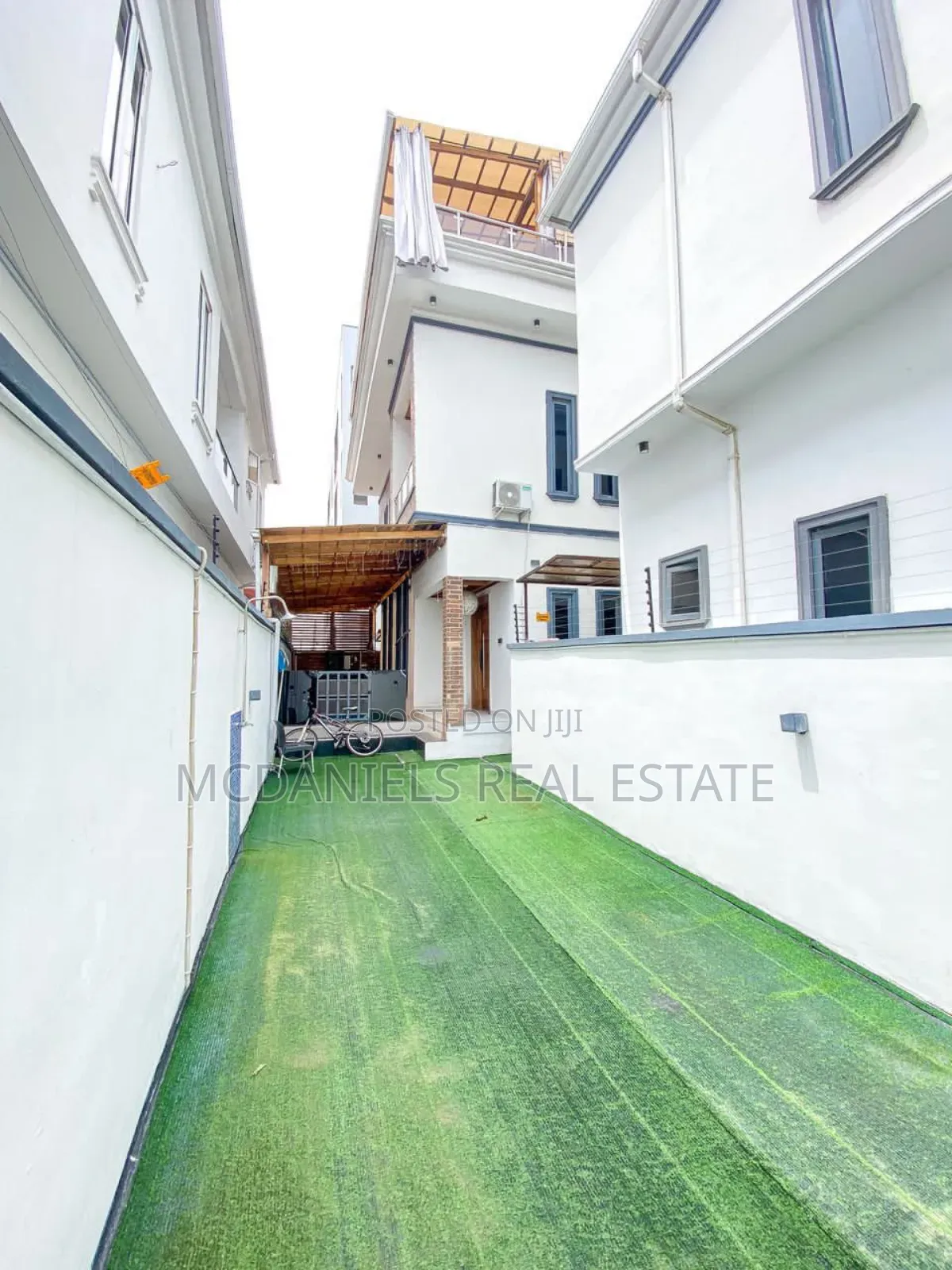 Furnished 5bdrm Duplex in Agungi for sale