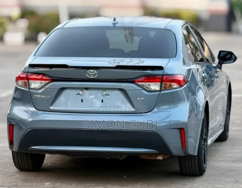 Toyota Corolla LE 2020 Blue