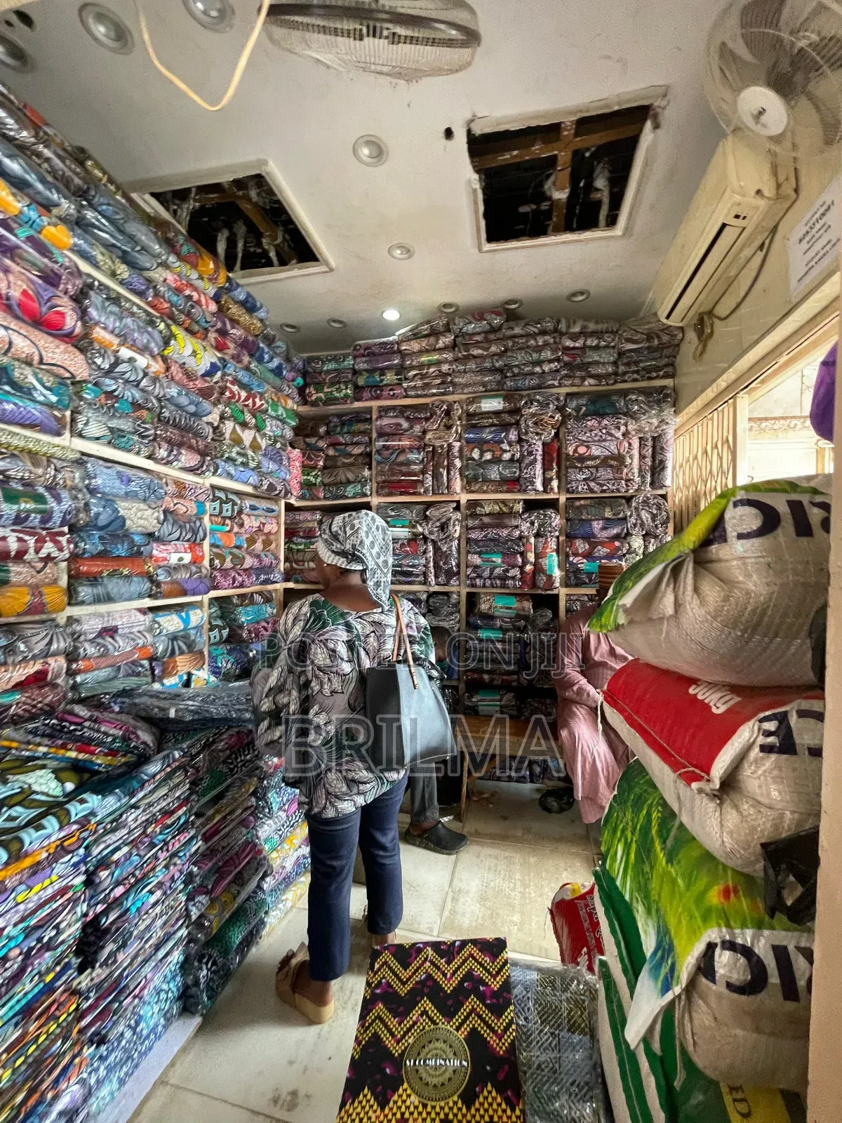 20 SQM Shop in Wuse Market for Sale