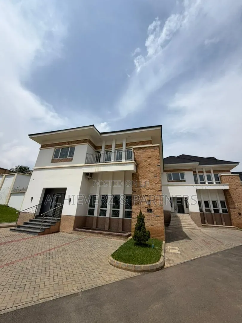 5bdrm Duplex in Maitama for rent