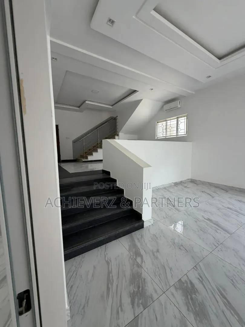 5bdrm Duplex in Maitama for rent