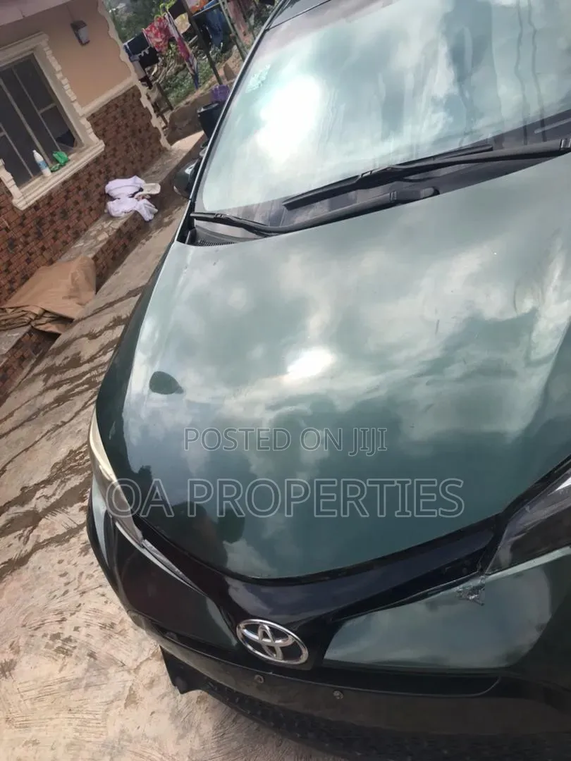 Toyota Corolla 2015 Green