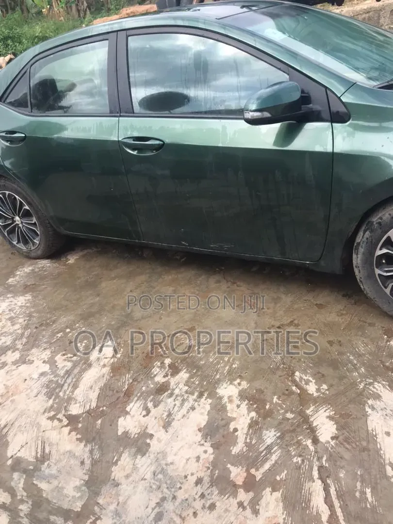Toyota Corolla 2015 Green