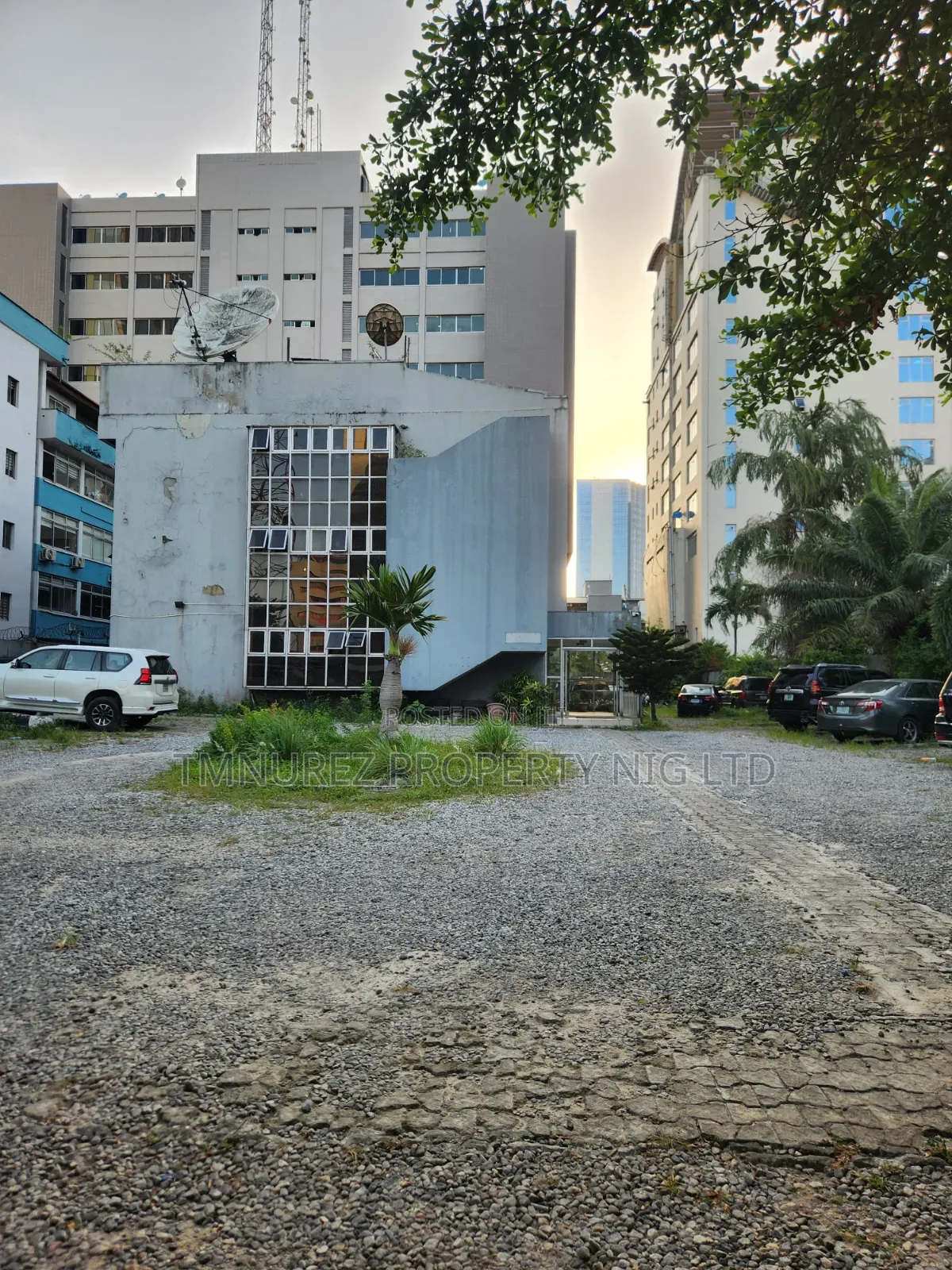 400 Square Meter Office Space for Rent