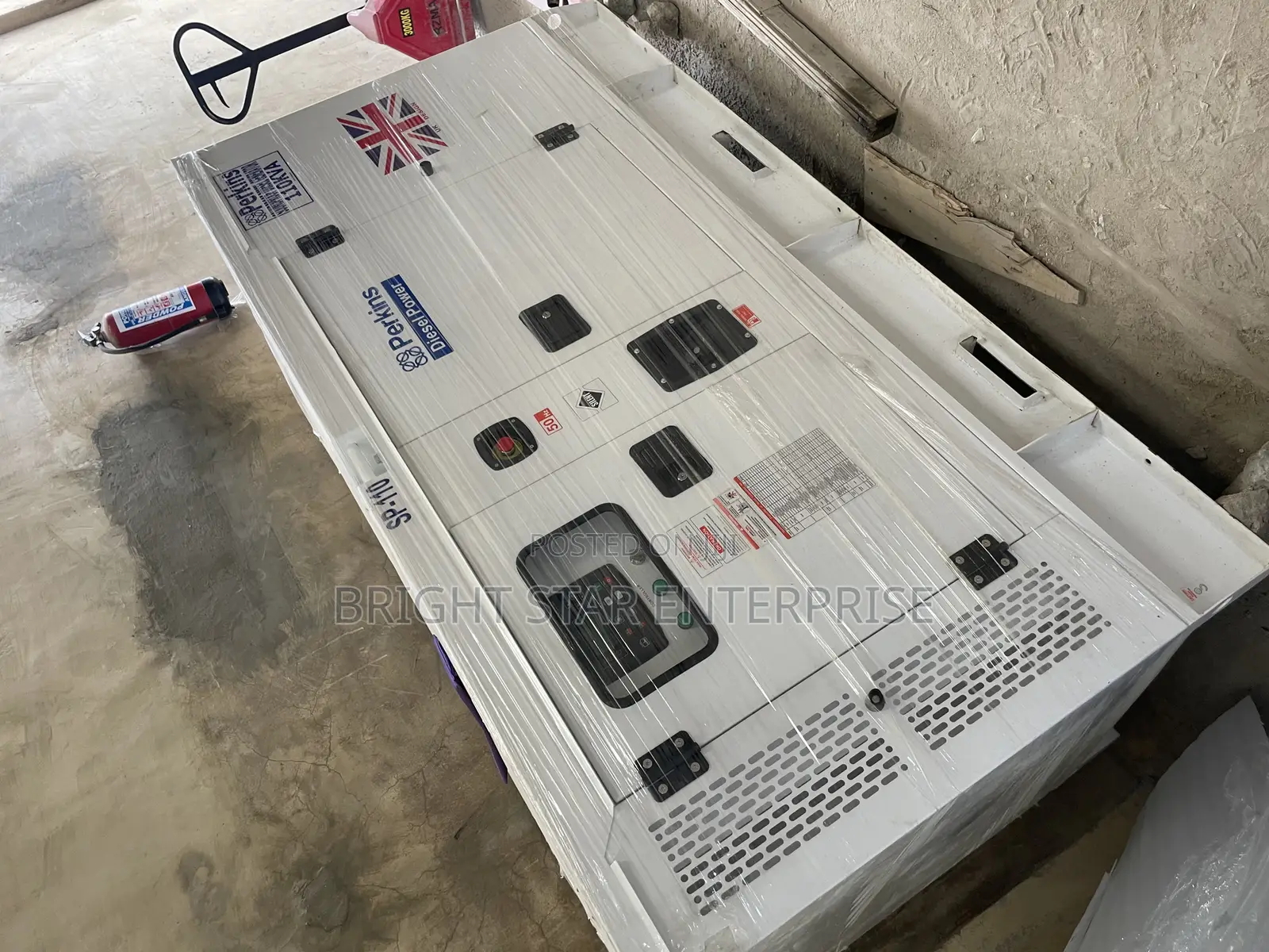 Perkins Soundproof Diesel Generator 110 Kva  %Copper