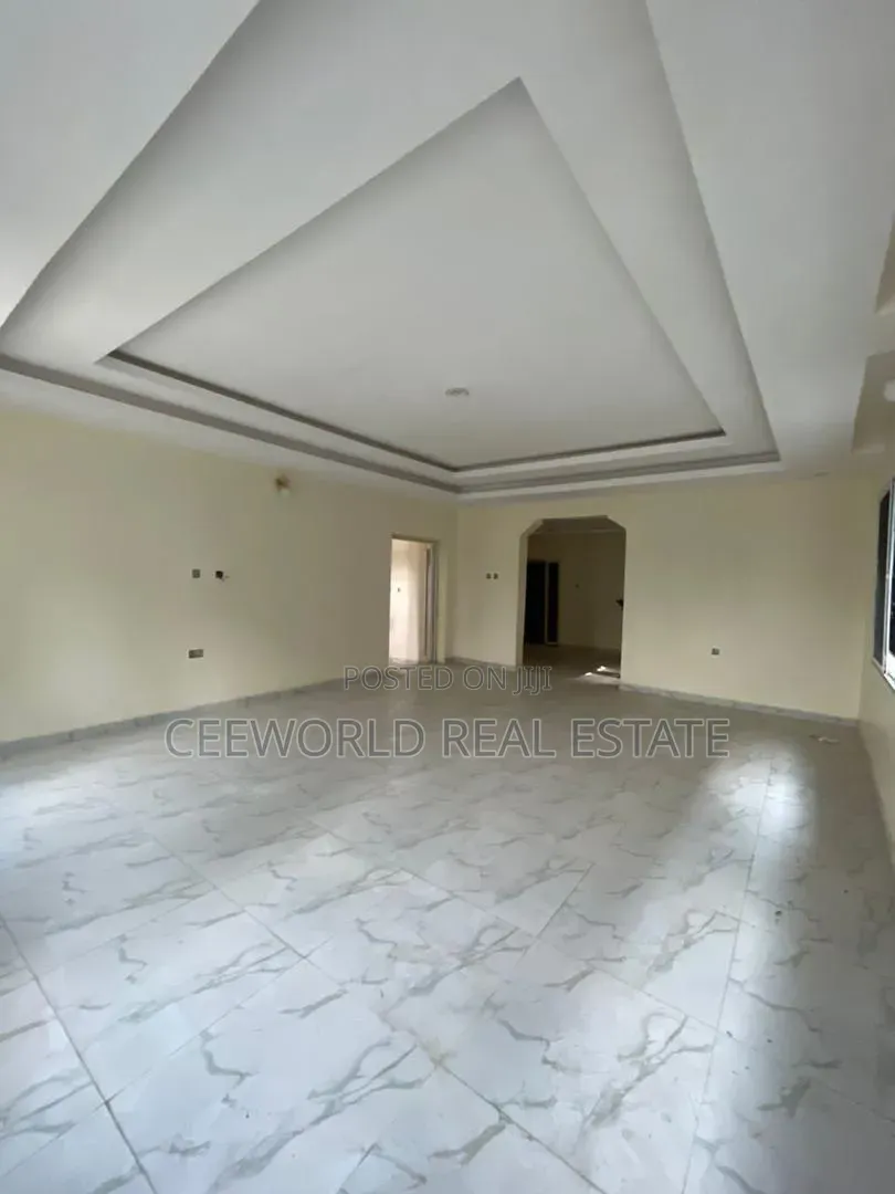 5bdrm Bungalow in Akoto Estate Elebu, Akala Express for sale
