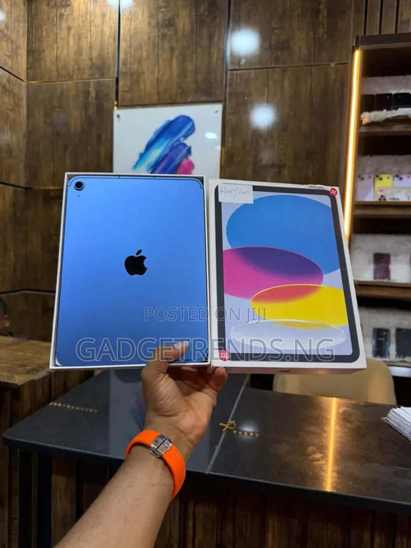 New Apple iPad (2025) 128 GB