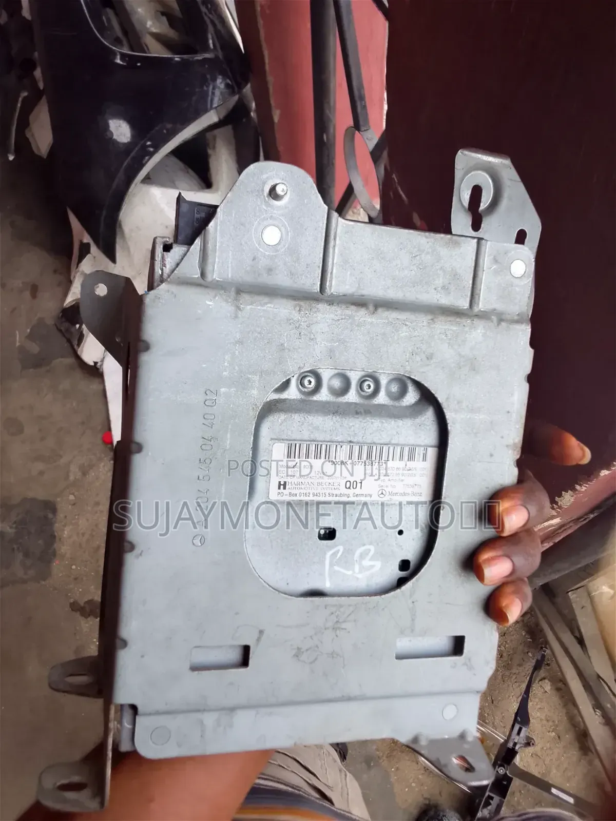 Mercedes Benz 212, 204amplifier 2007 Up